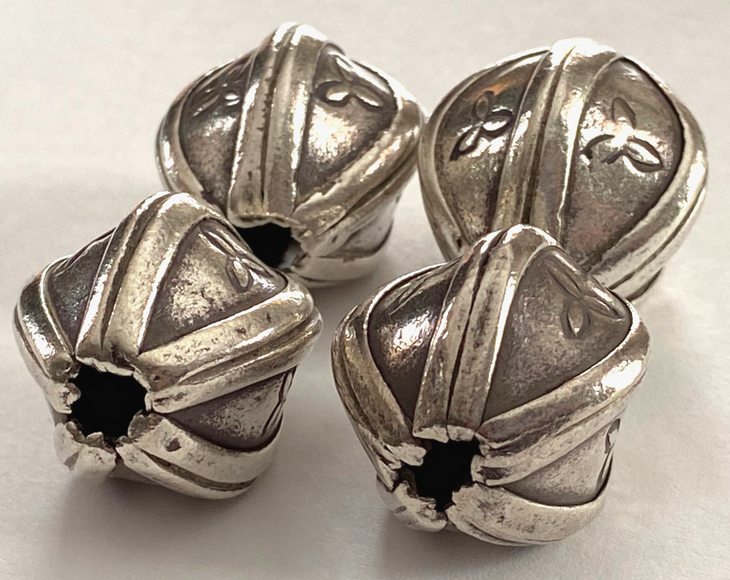 Hill Tribes Thai Silver Tri-Petal Bulb Bead 25mm 11.8g Handcrafted in Thailand