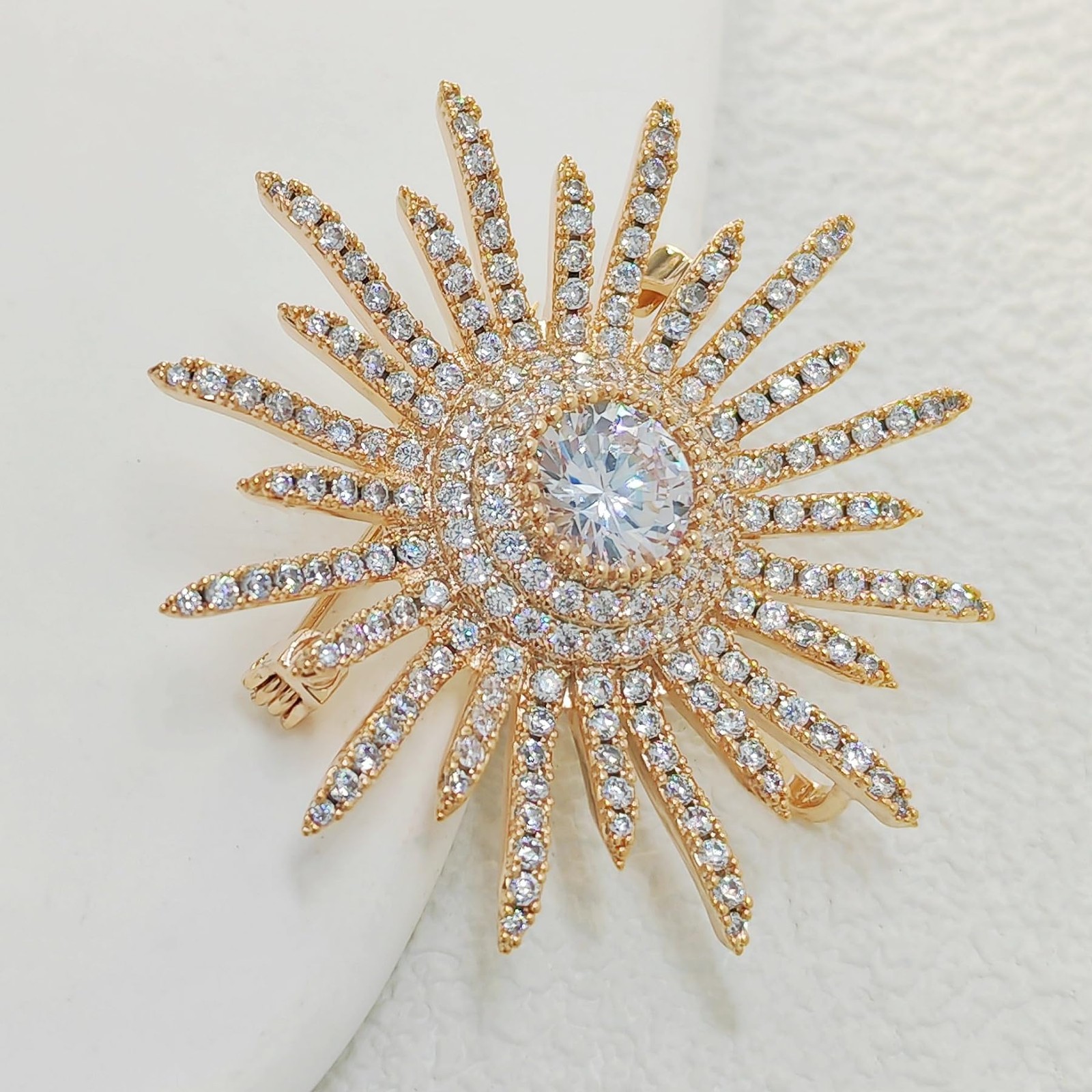 Shinny Gold Tone Micro Pave CZ Round Starburst Pin Brooches Collar Lapel Atomic