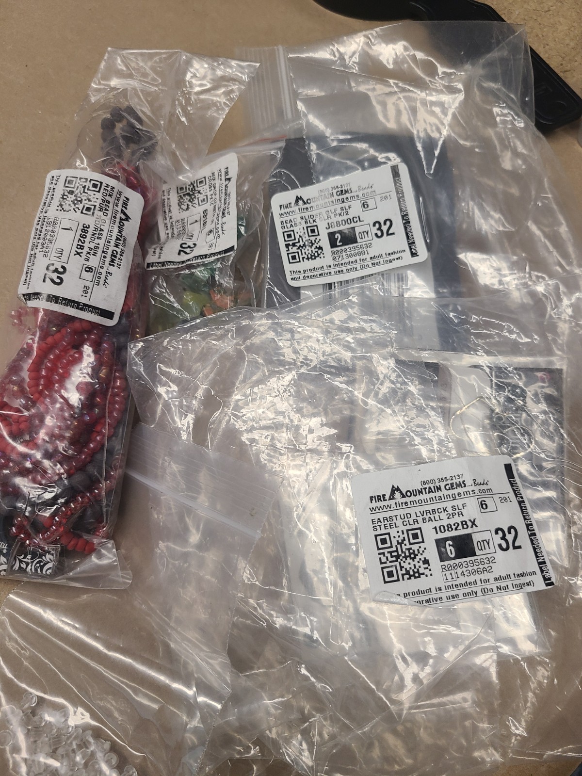 Lot of Jewelry Making Supplies 100677
