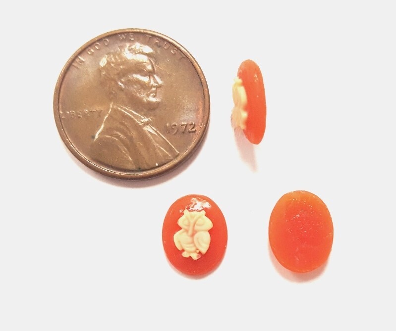 24 Vintage Hong Kong Carnelian Owl 10x8mm. Oval Resin Cabochon Cameos 432PT