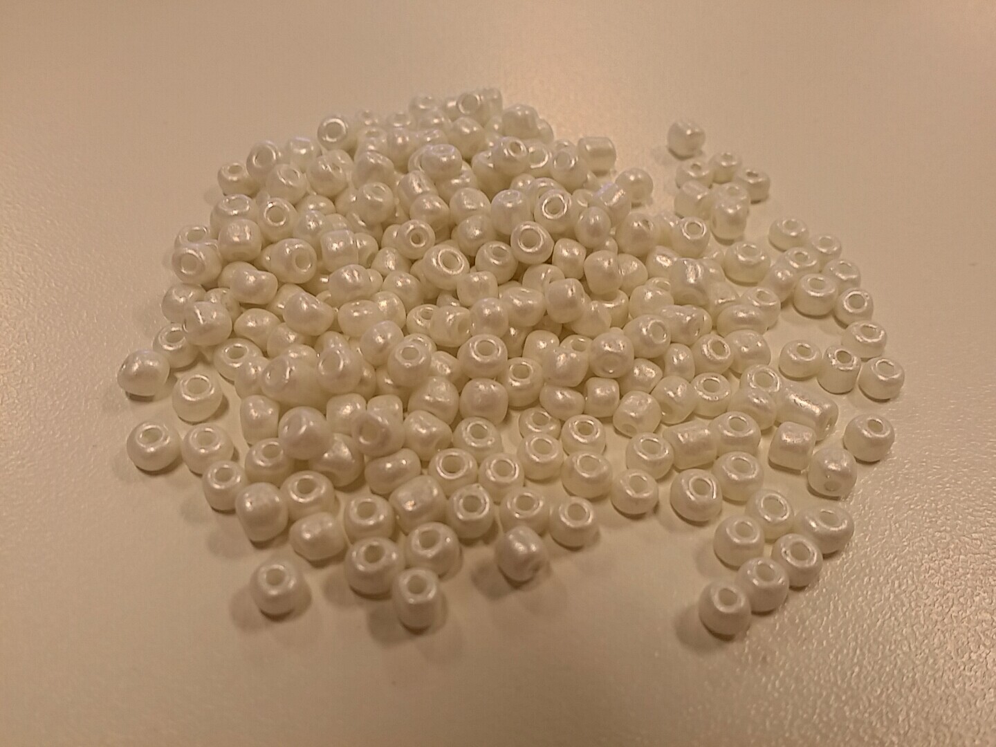 Glass Seed Beads, Baking Finish, White 4mm, Hole: 1mm Qty 30 grams