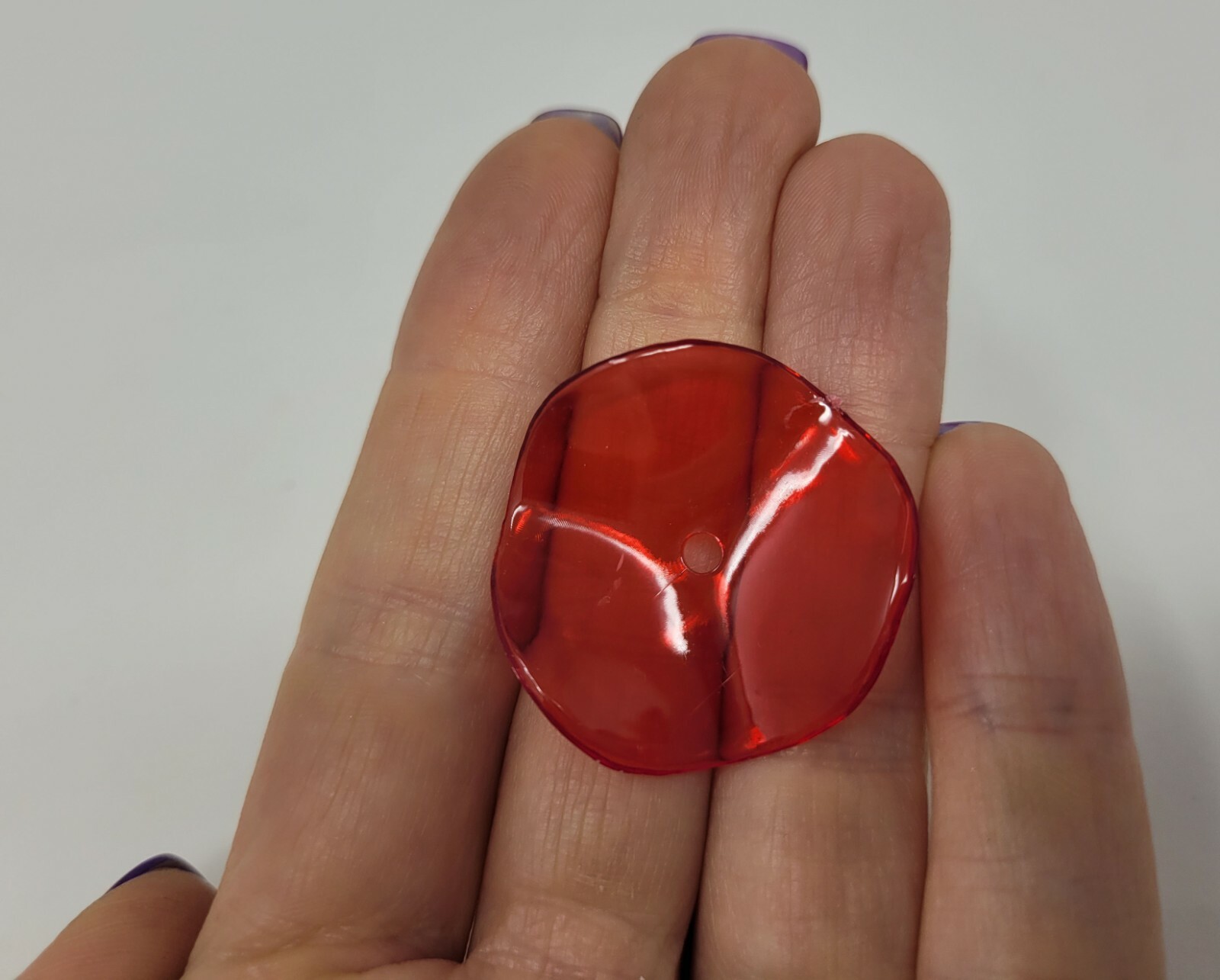 Bulk Lot of 500 pcs Translucent Red Plastic Acrylic Wavy Disc Craft Beads 32mm