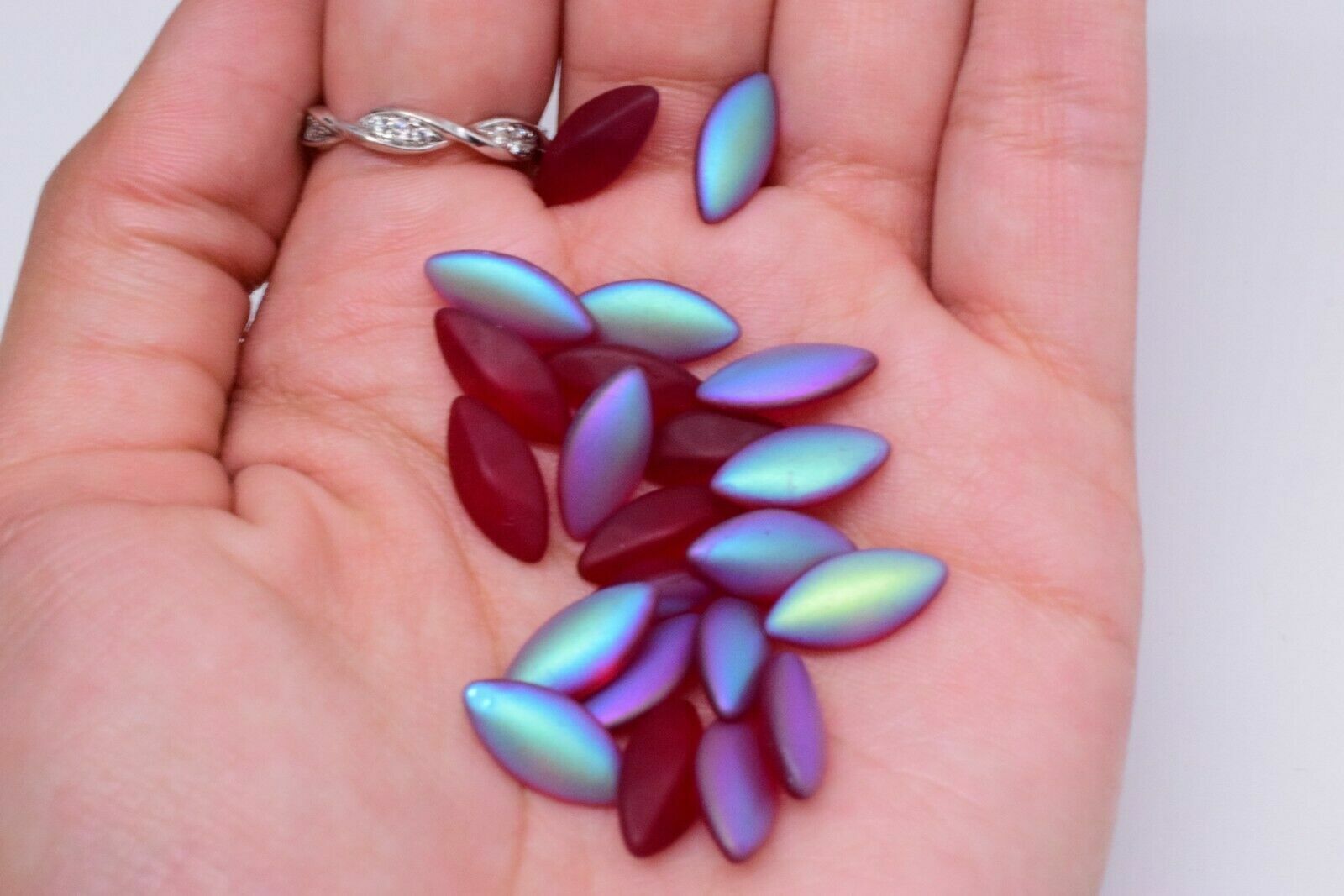 10 Glass Ruby Frosted Aurora Boreale Navettes 7 x 15 mm Rare Vintage