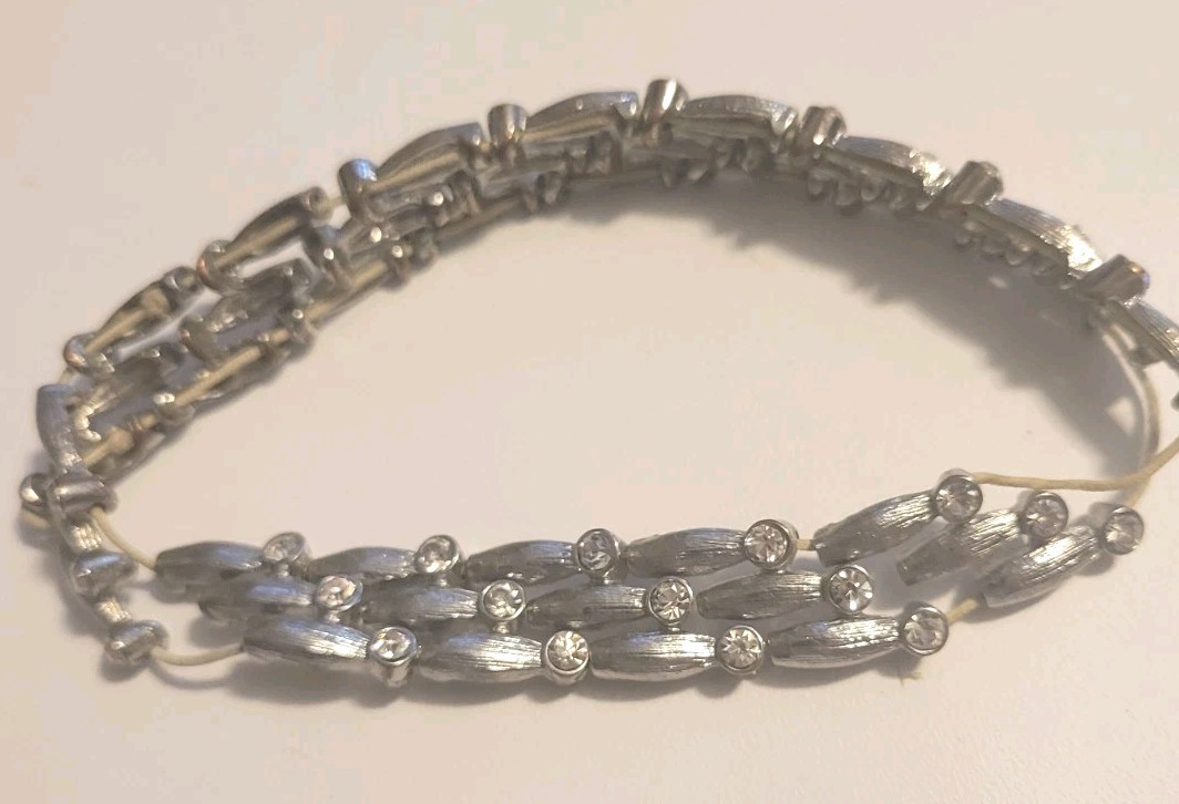 8 Complete Bracelet Need Elastic And Restrung Rhinestones Beads Intack Crafter