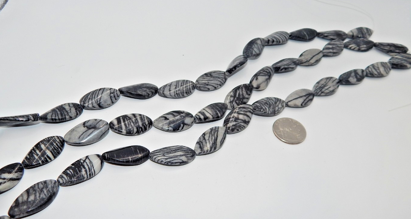 Network Jasper approx 30mm x 15mm Wavy oval Beads (16″ strand)
