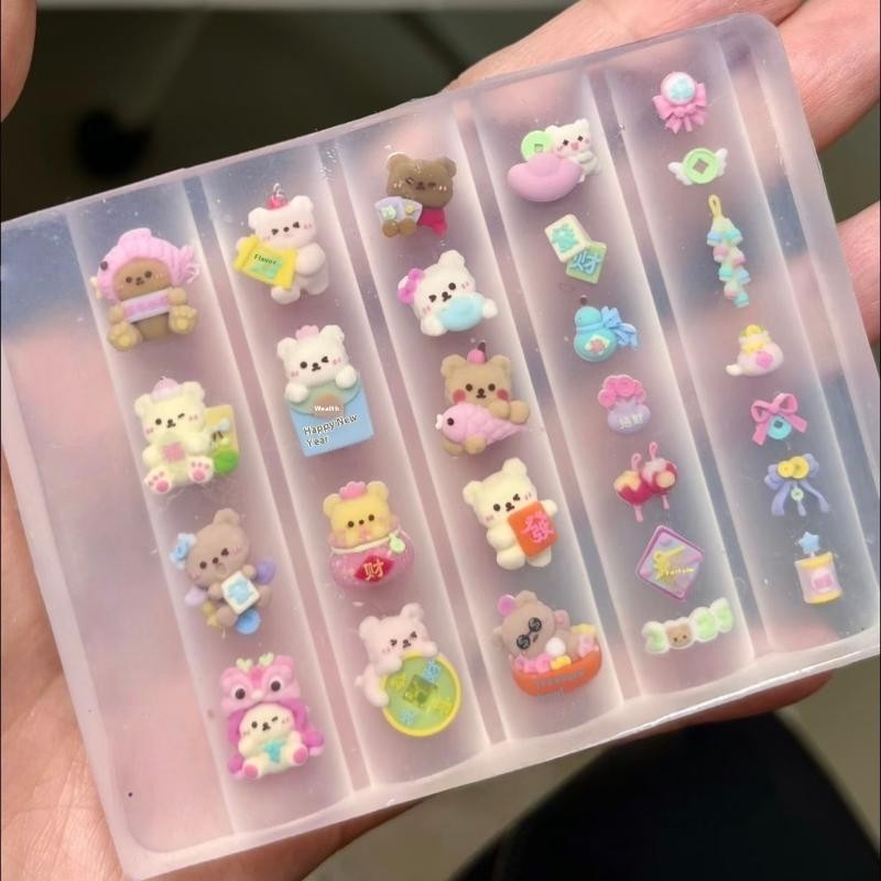 1Pcs Silicone Nail Art Mold Cartoon New Year’s Bear Transparent Nail Template