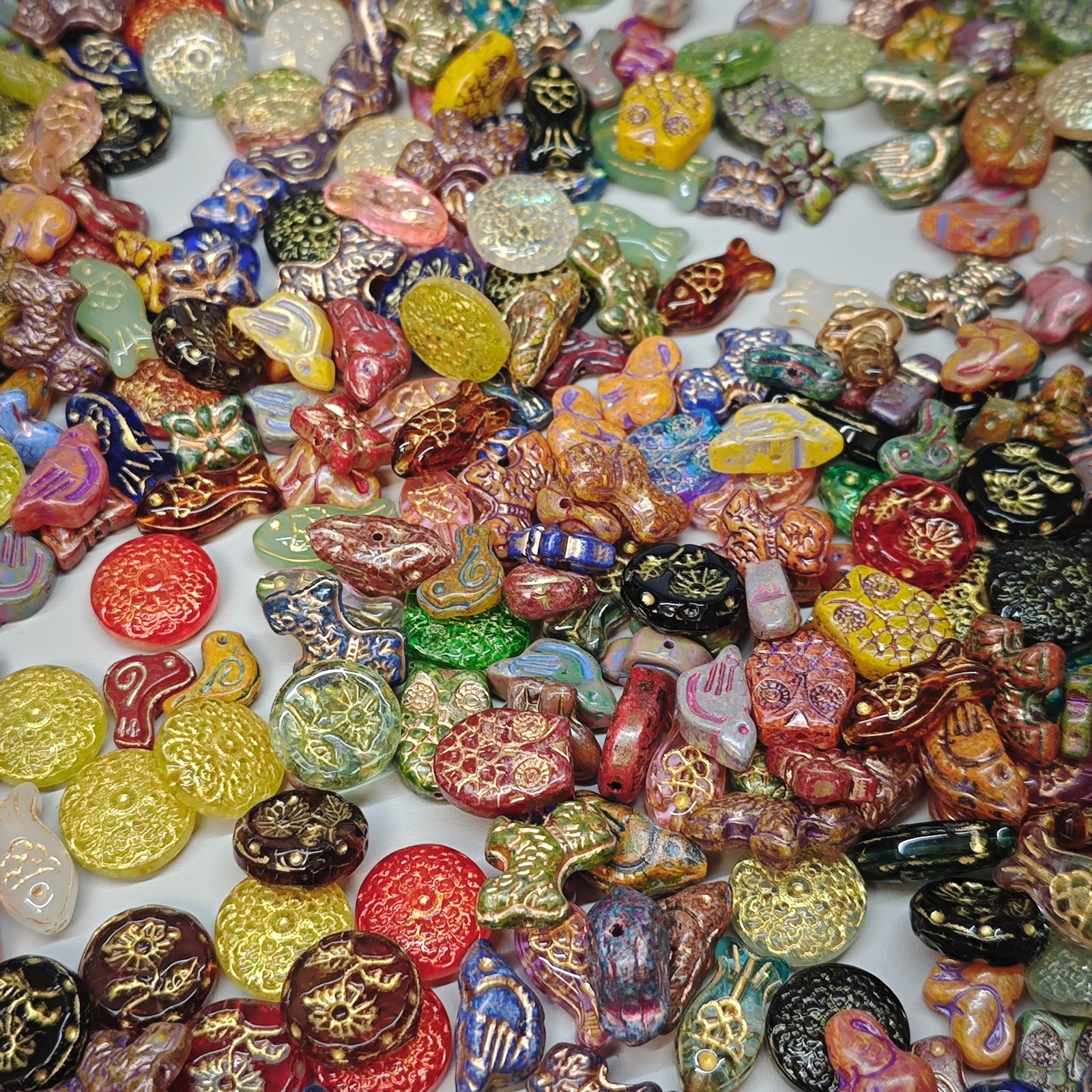 100g Glass beads lot jewelry making mix variety bead supplies Read Description