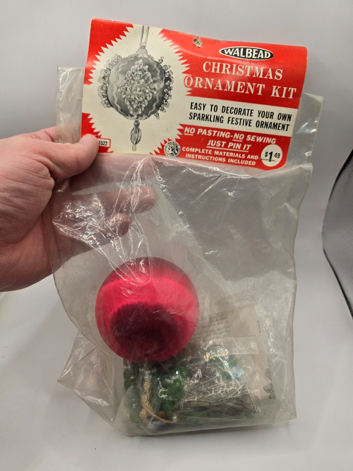 Walbead RED SEQUINED SATIN BEAUTY Sequin Bead Vtg Christmas Ornament Kit 1522