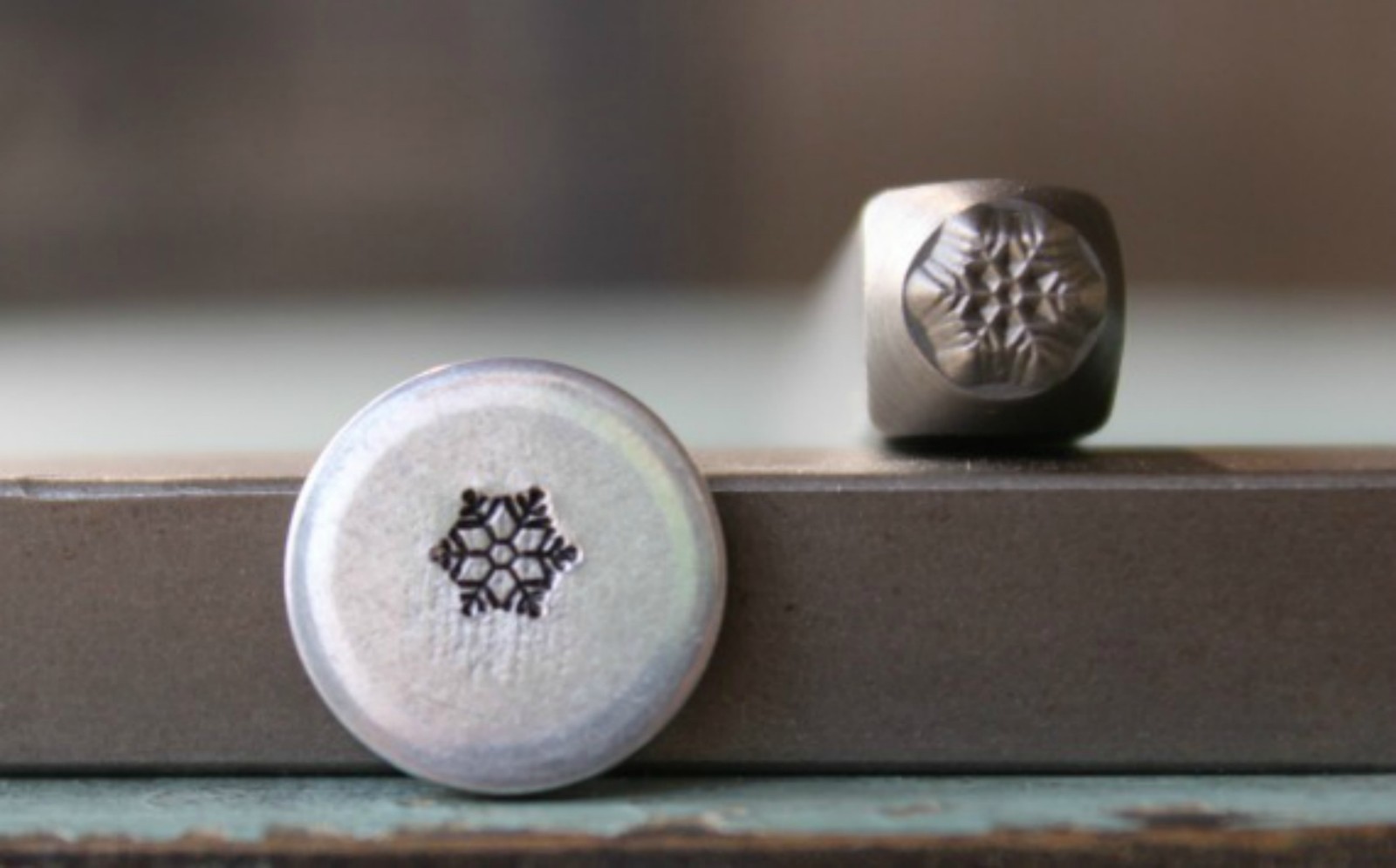 SUPPLY GUY 4mm Snowflake Metal Punch Design Stamp SGCH-256