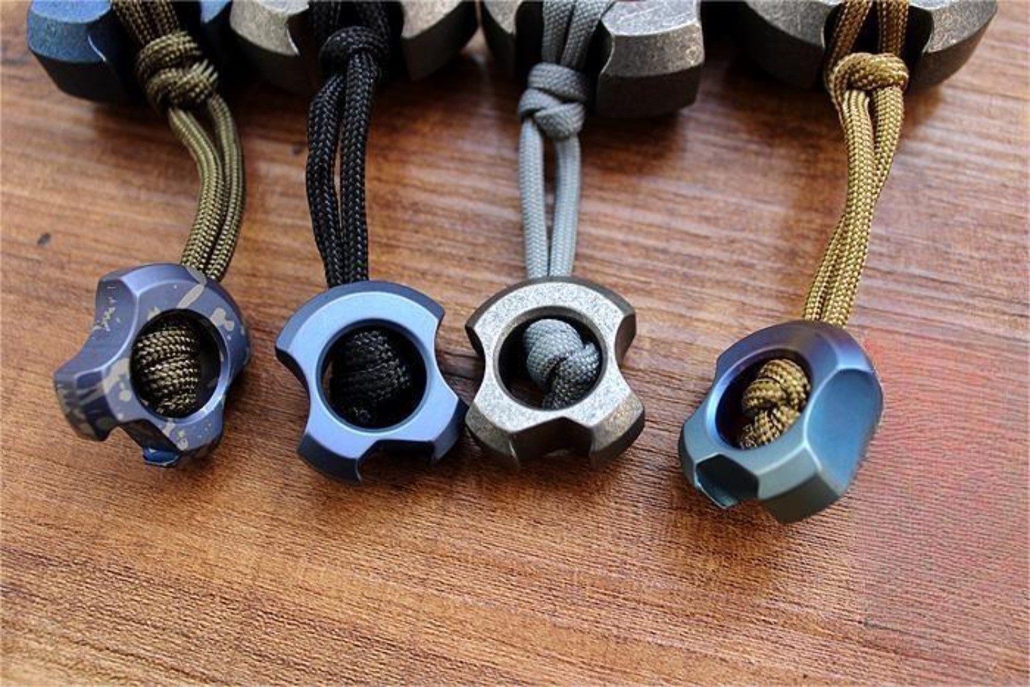 Titanium Alloy Knife Lanyard Bead Paracord Keychain Pendant tool EDC