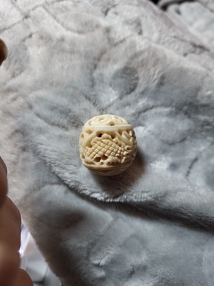 Chinese Zodiac Year of the Rooster Bone Bead | 30mm | Cream | Round |1 Bd |
