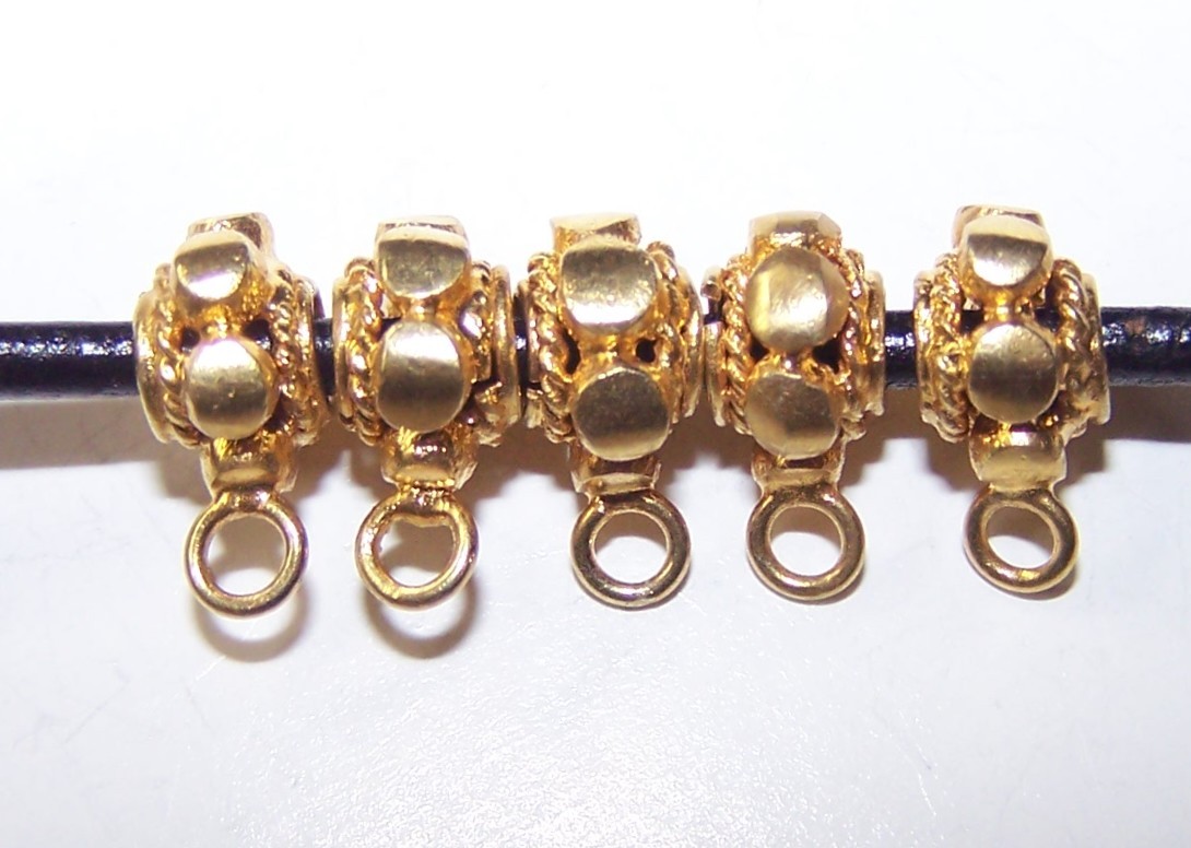 Set of 5 Classic Bali Vermeil Spacer Beads with Bail Loop – 7 mm