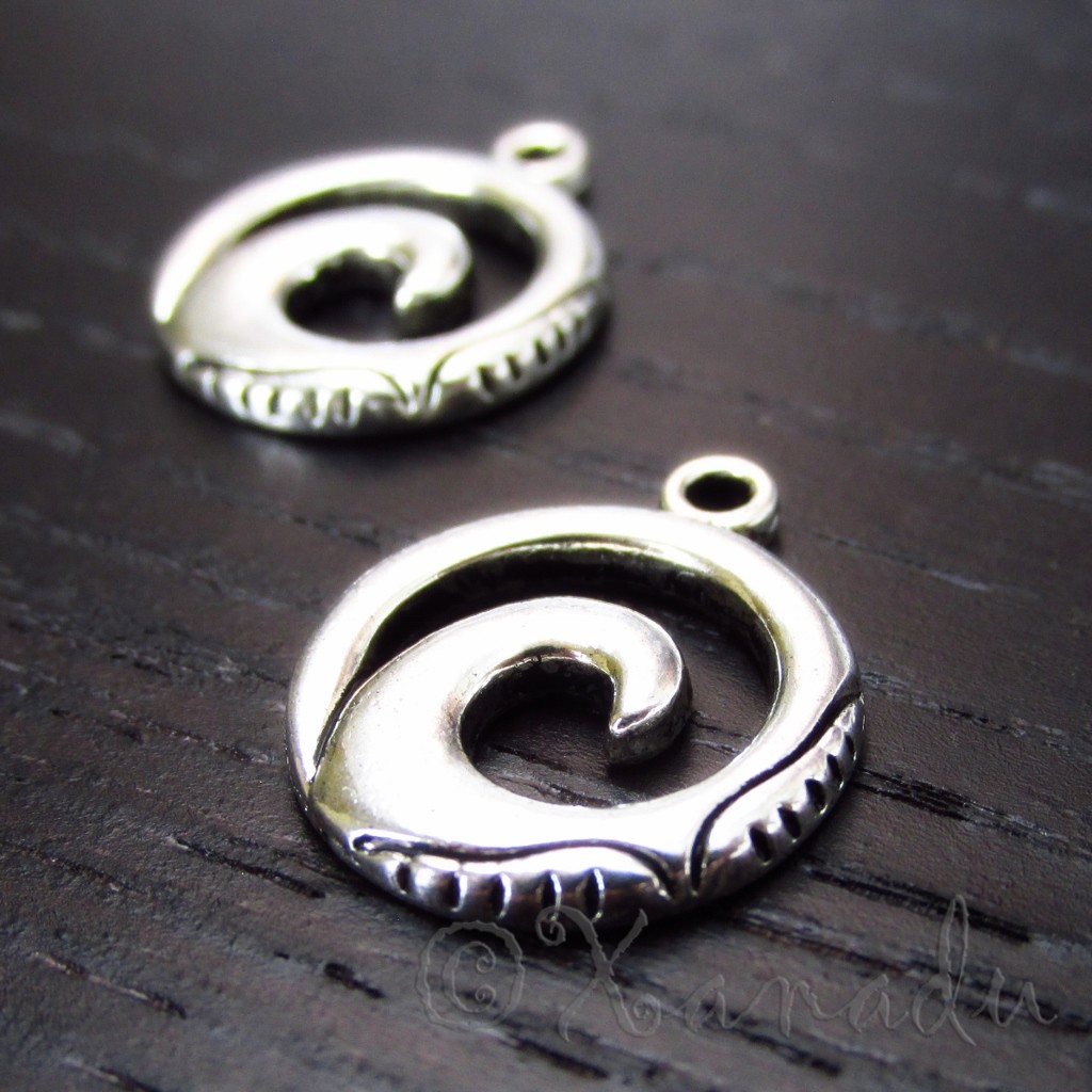 Ocean Wave Charms – 17mm Antiqued Silver Plated Pendants C4573 – 10, 20 Or 50PCs