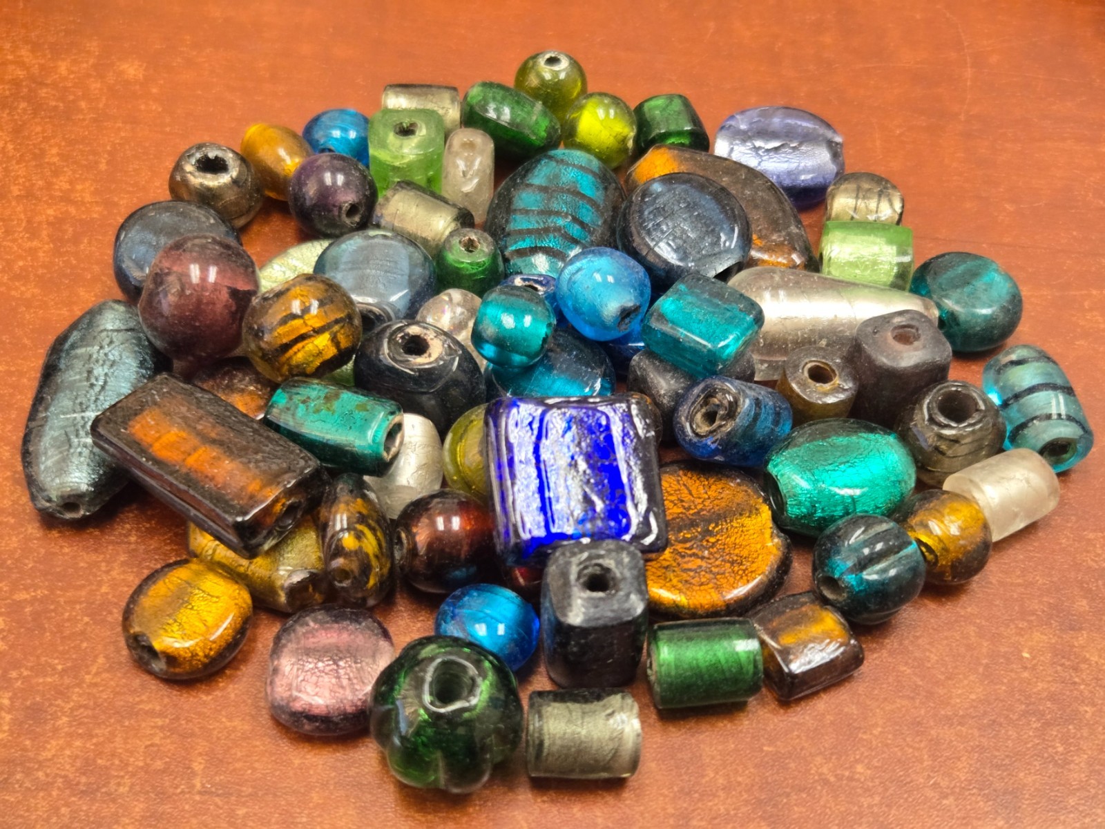 150 PCS ASSORTED MIX BULK RANDOM GLASS BEADING BEADS