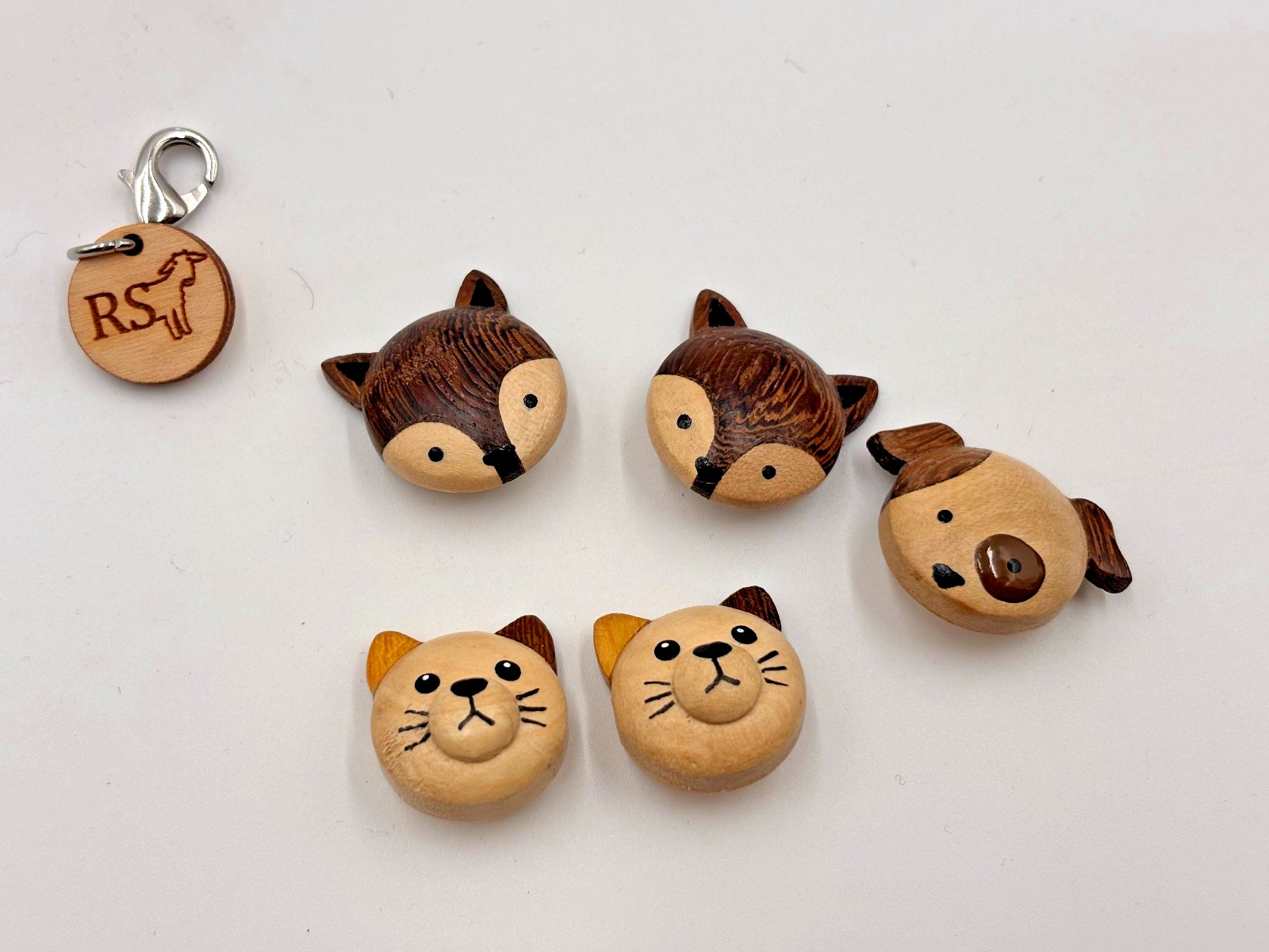 Wooden Animal Head Bead Charms Cat Fox Dog Lot Stitch Marker Jewelry Making DIY