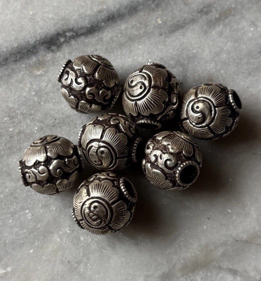 1 pc Tibetan Silver Repousse Yin Yang Beads Handmade In Nepal 14mm CC730