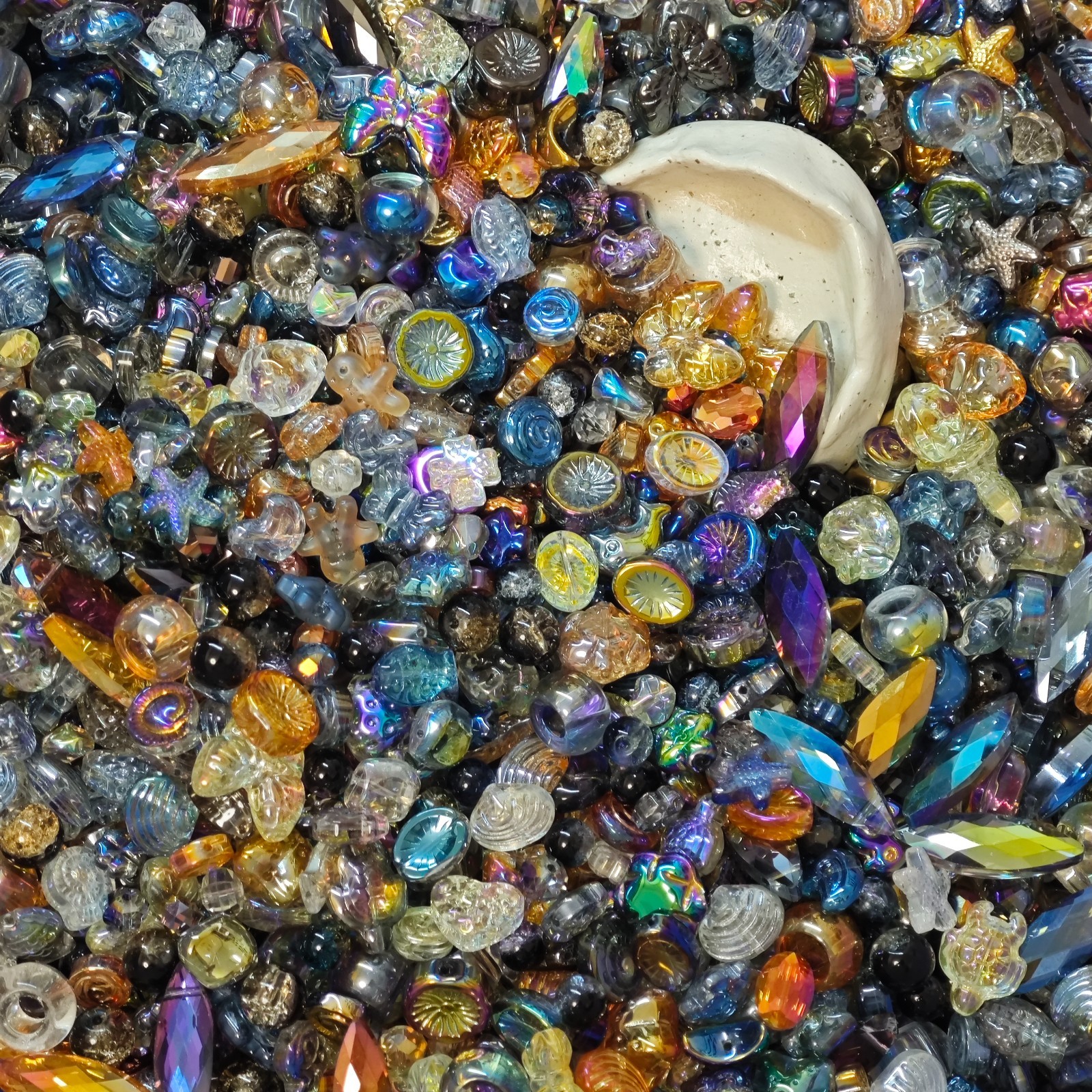 100g Glass beads lot jewelry making mix variety bead supplies Read Description