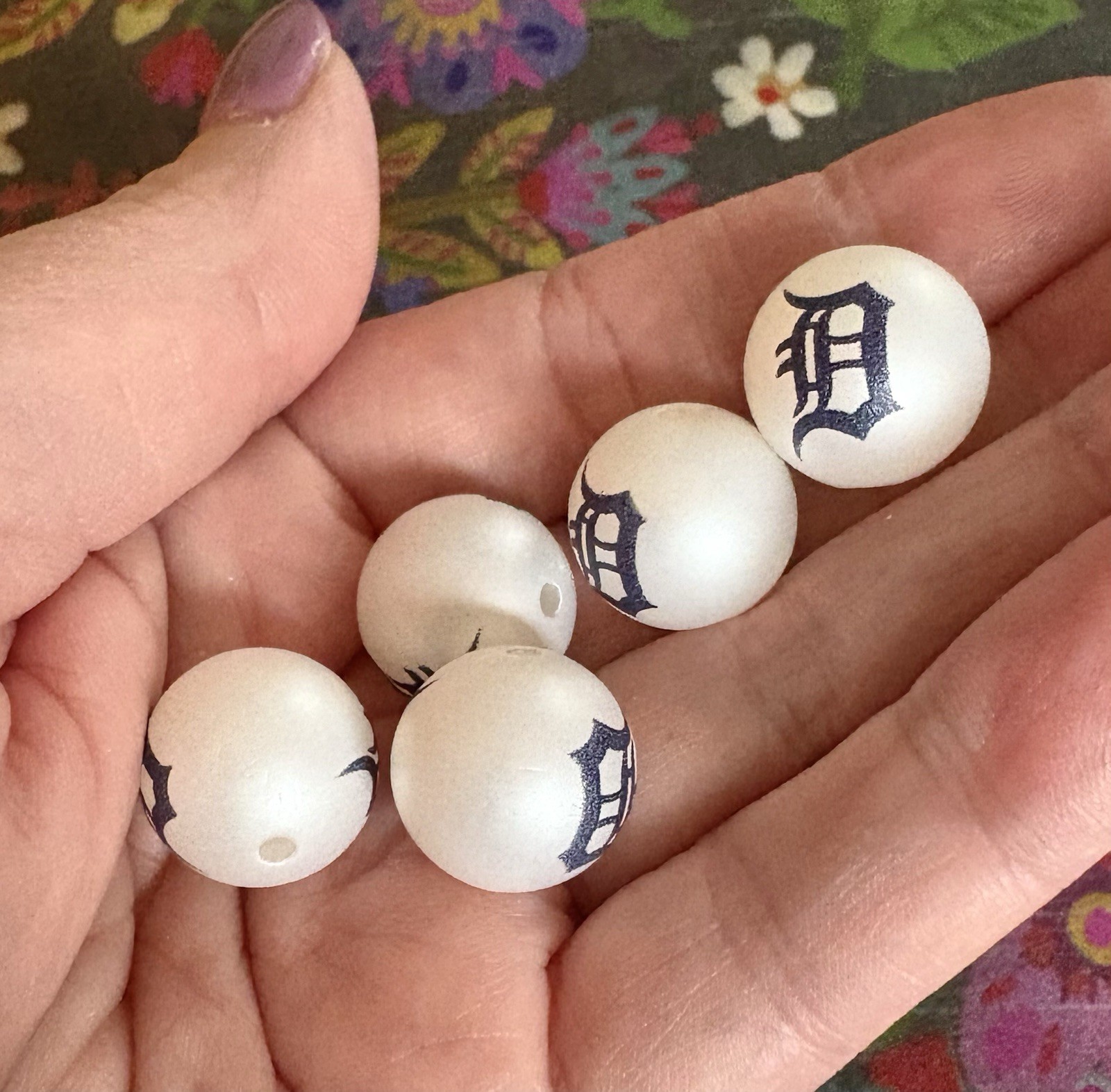 5 Piece DETROIT BASEBALL Team Acrylic Focal Beads 16mm NEW Sports Style 1