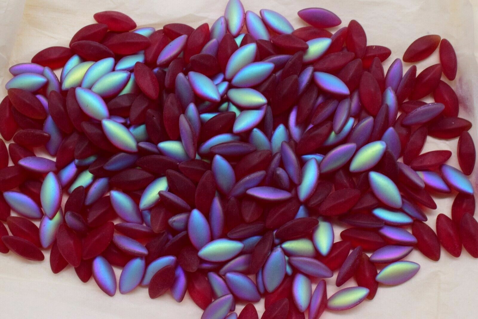 10 Glass Ruby Frosted Aurora Boreale Navettes 7 x 15 mm Rare Vintage