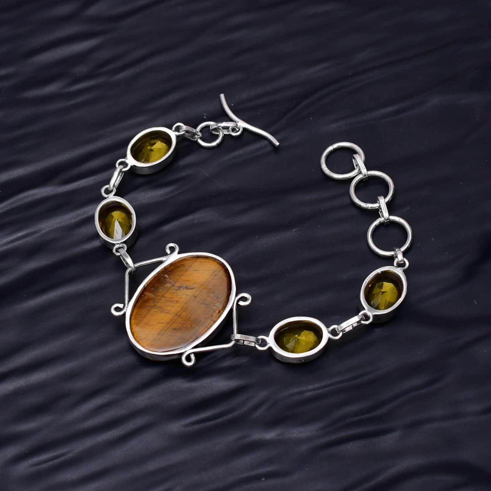 Spiny Oyster And Blue Topaz Gemstone : 925 sterling silver Handmade Bracelet