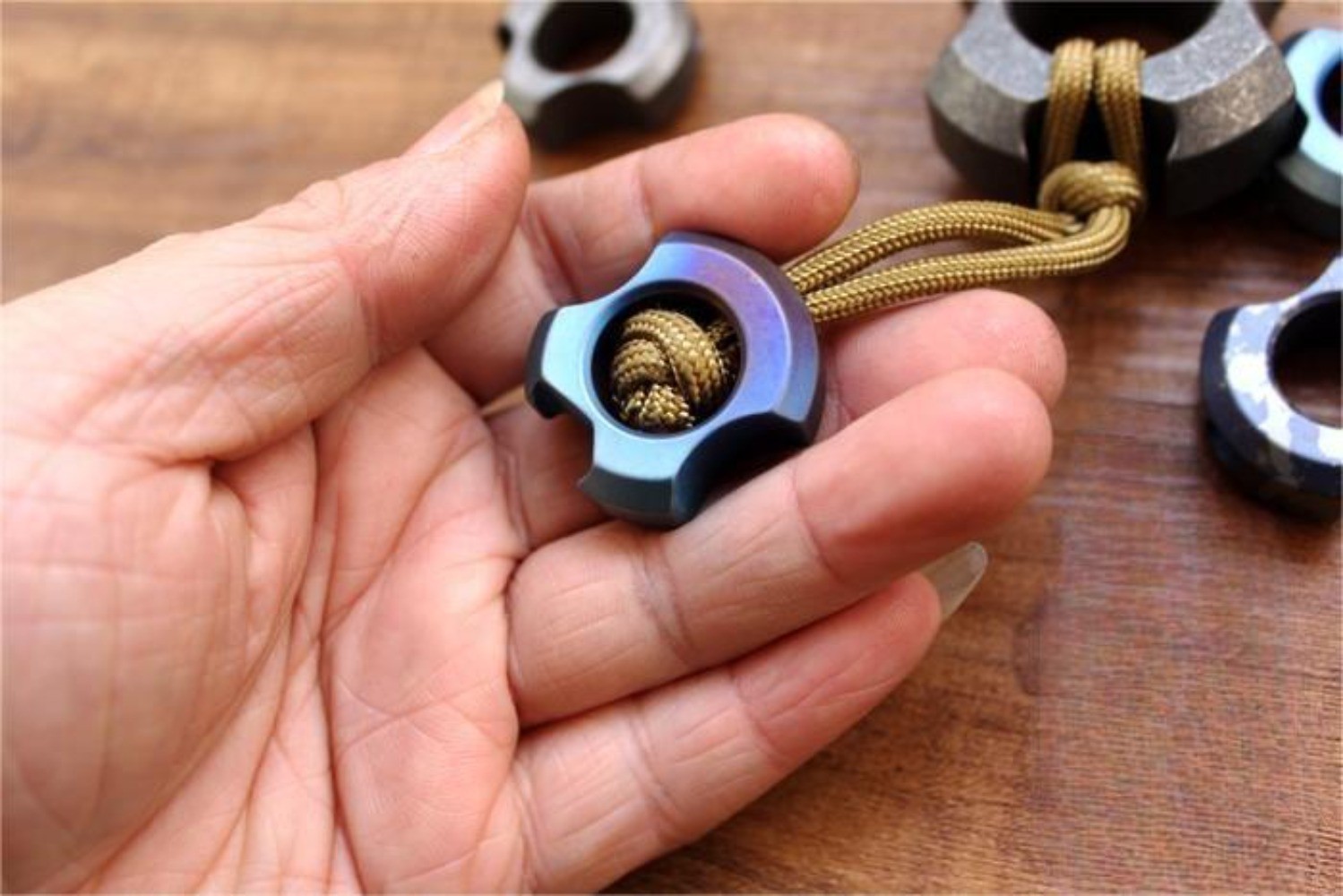 Titanium Alloy Knife Lanyard Bead Paracord Keychain Pendant tool EDC
