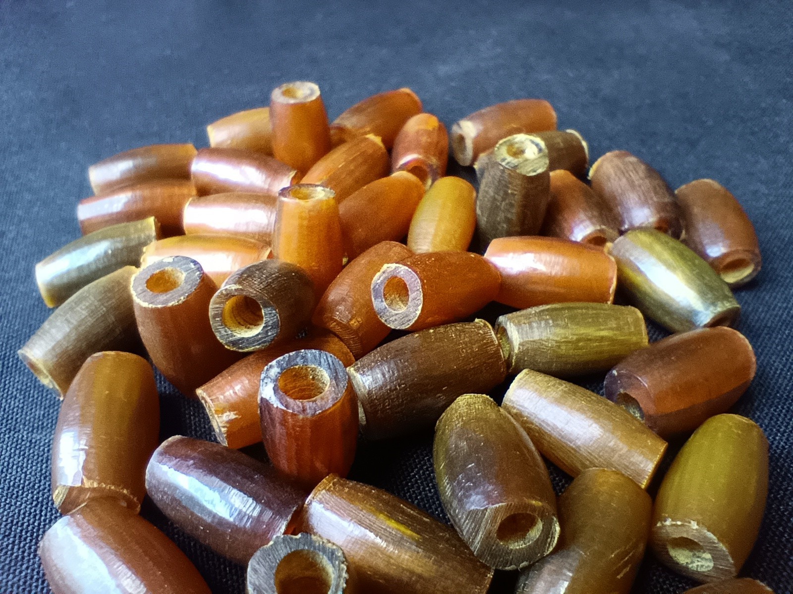 Mixed LOT of 180 Amber/Red/Black Buffalo Horn Hairpipe Beads 1.5″, 1″, 0.5″ VTG