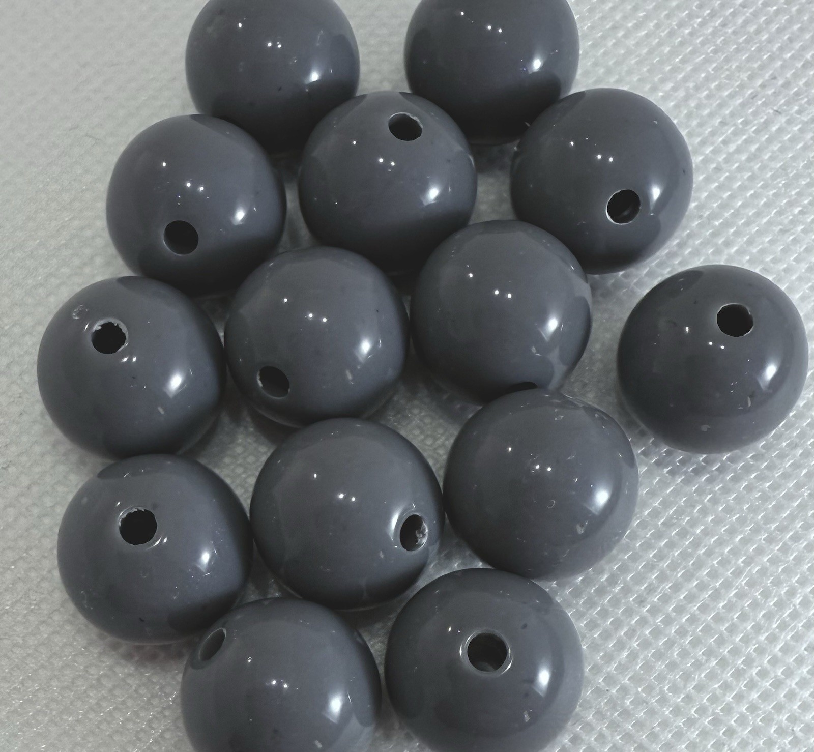 16 mm, Gray Acrylic Beads, 16 pc