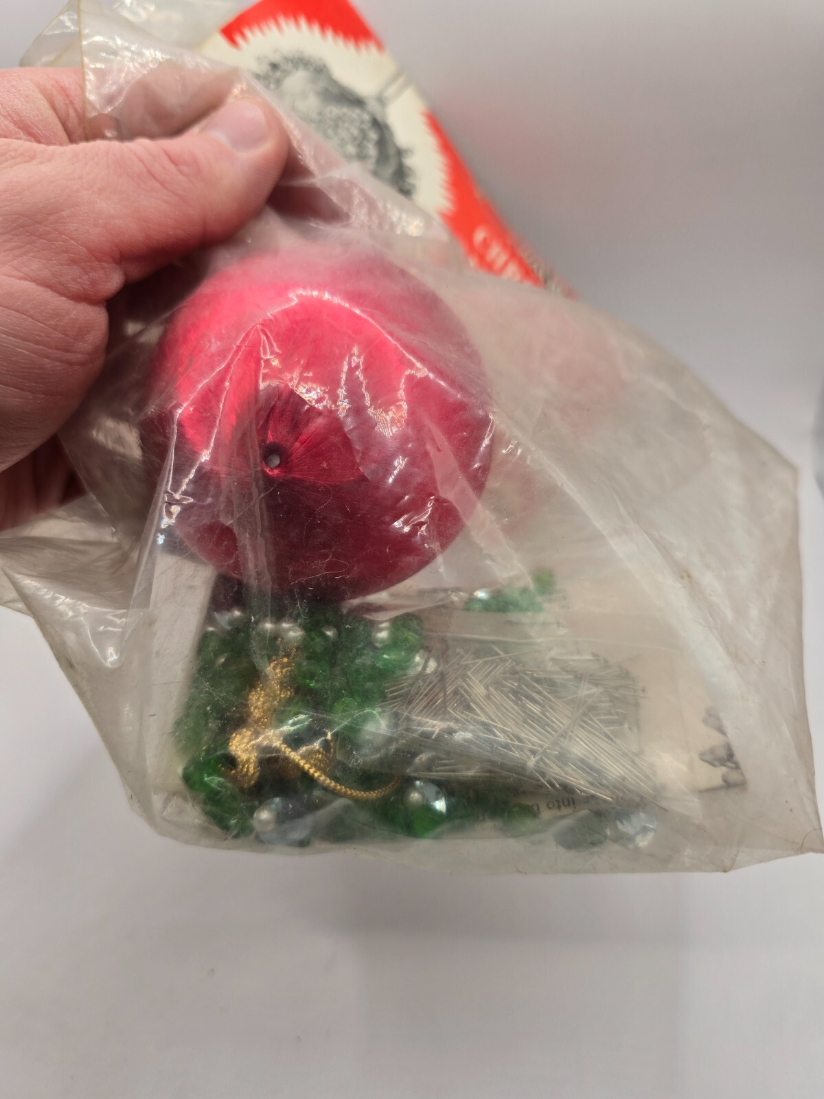 Walbead RED SEQUINED SATIN BEAUTY Sequin Bead Vtg Christmas Ornament Kit 1522
