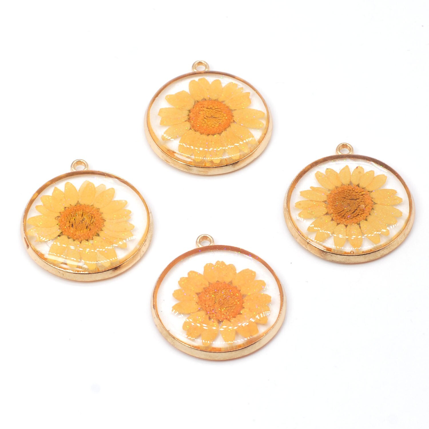 M&T 4PCS Gold Tone Real Dry Daisy Flower glitter Resin Round Pendant GBY1050