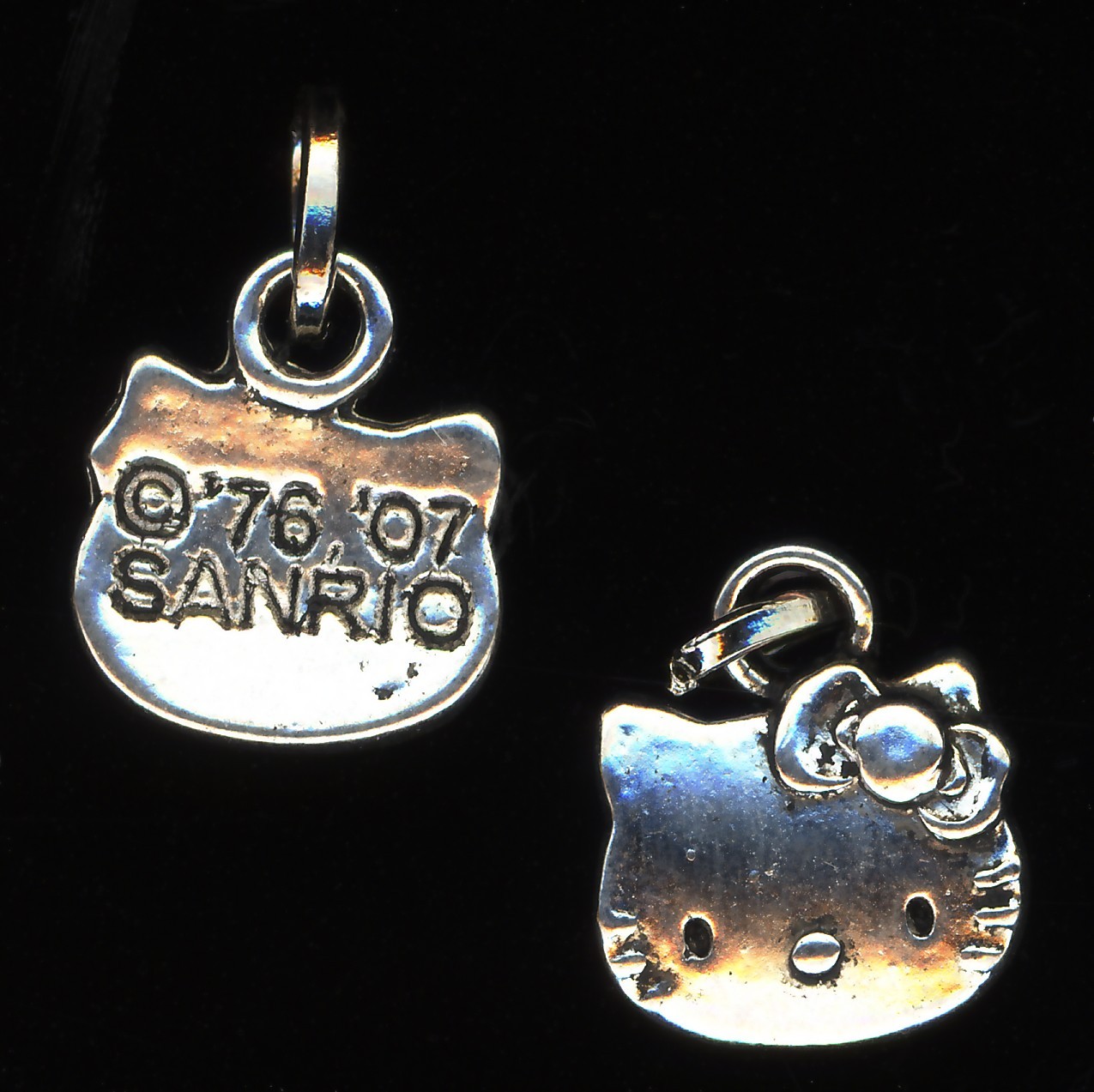NEW WITH LOOP BALE ADORABLE KITTY CAT SILVER CHARM FOR BRACELET NECKLACES HELLO