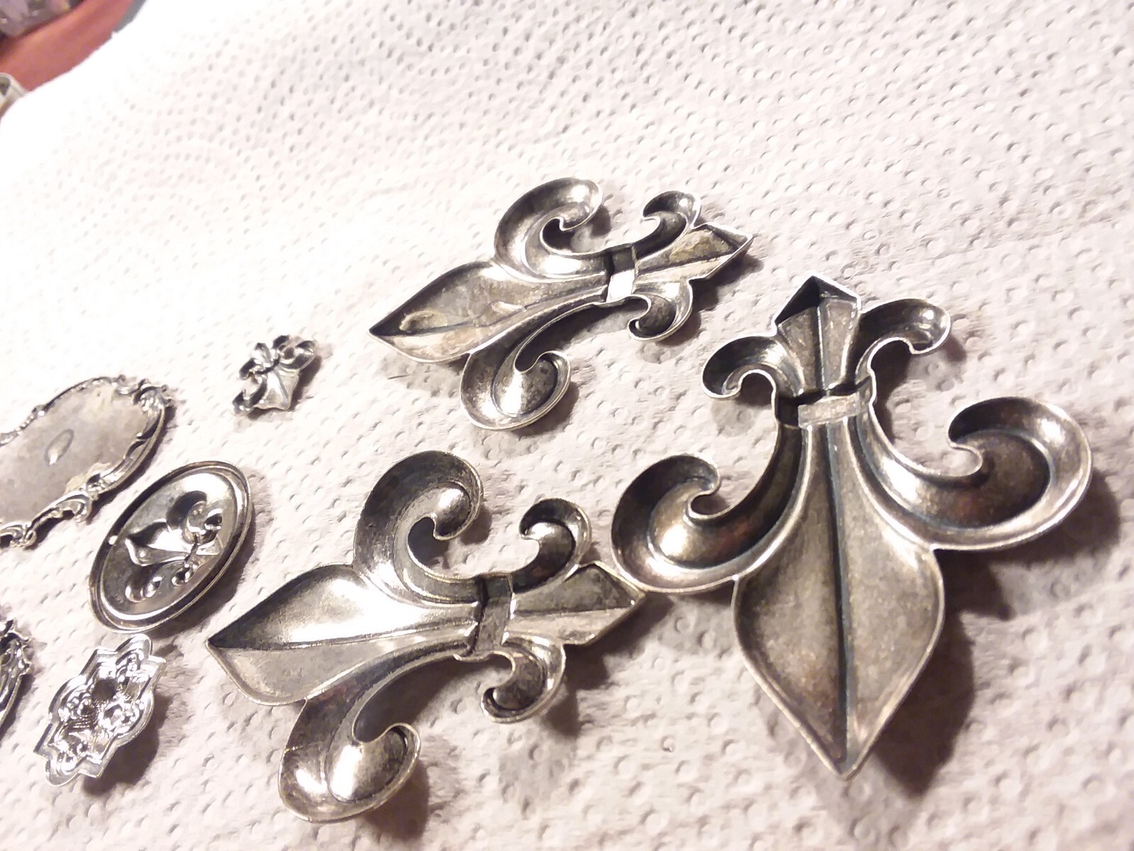 Jewelry Findings:8PCS Heavy Classic Silver Tone Findings 02-01-2025
