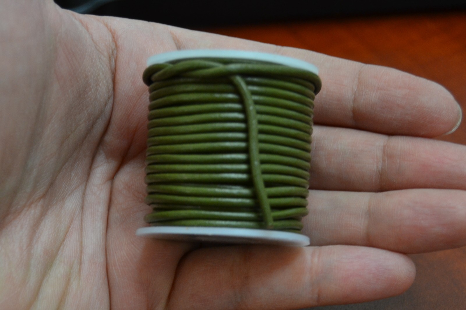 1 ROLL – 10 METER GREEN LEATHER BEADING CORD STRING 2MM #T-951
