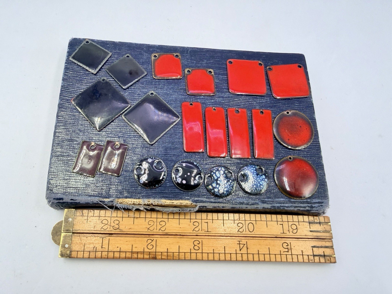 20 Pcs Vintage Glossy Enameled Copper Red Black Charms Jewelry Findings DbG O