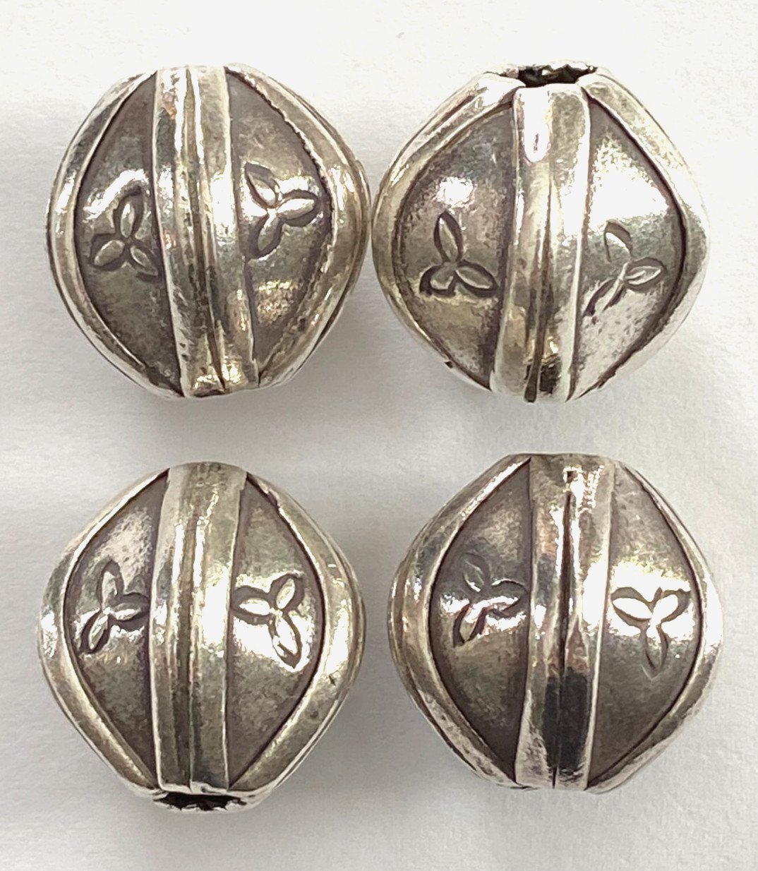 Hill Tribes Thai Silver Tri-Petal Bulb Bead 25mm 11.8g Handcrafted in Thailand
