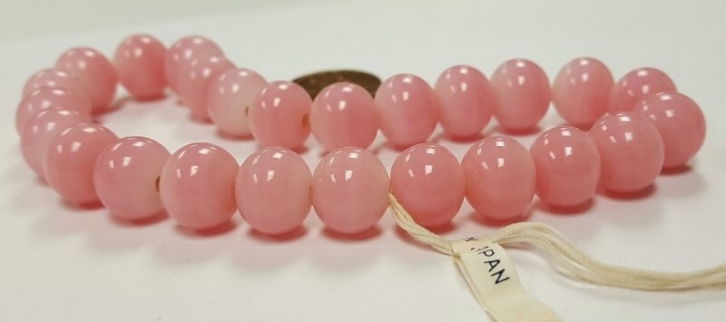 24 VINTAGE JAPANESE CHERRY BRAND GLASS OPAQUE LIGHT PINK 12mm. ROUND BEADS 4625T