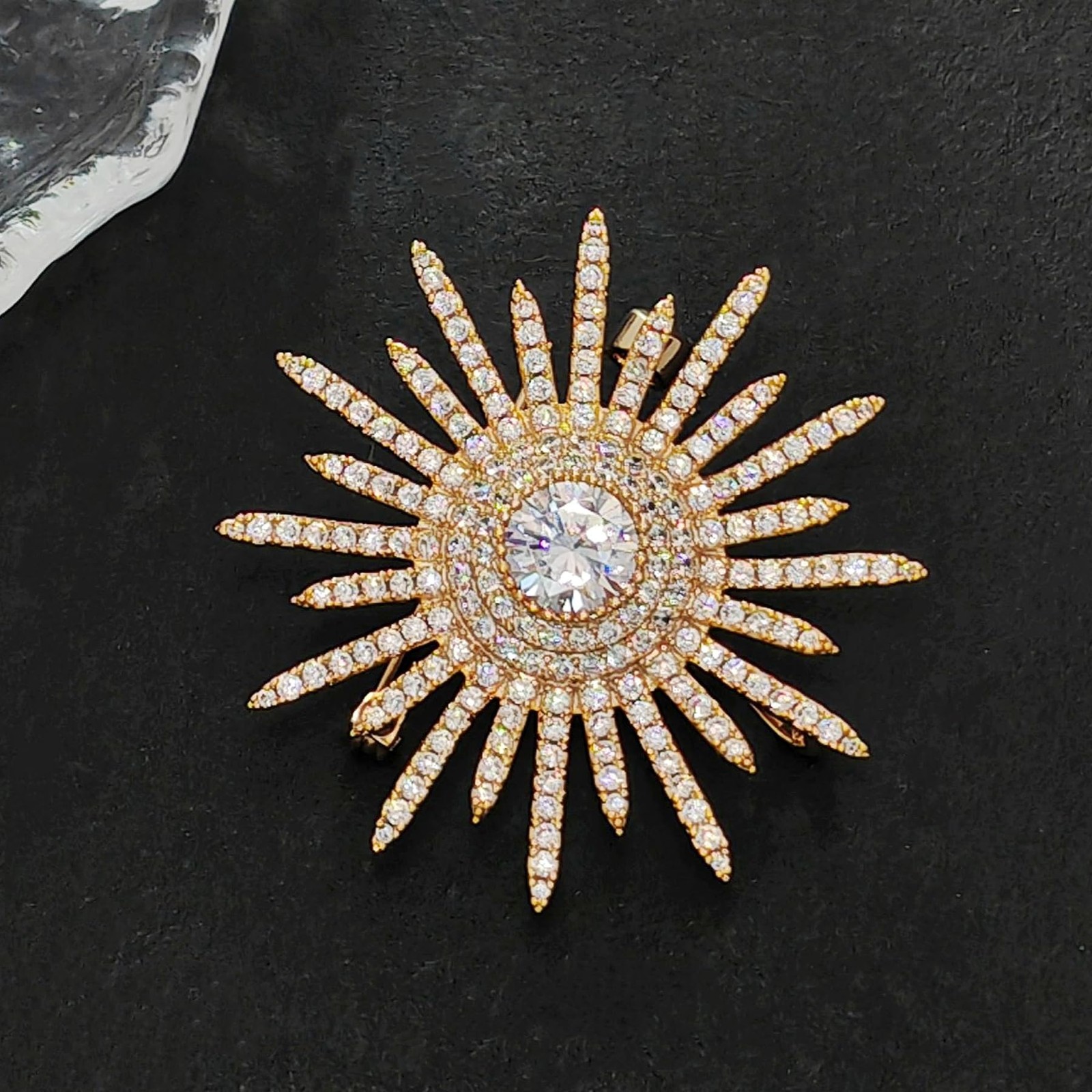 Shinny Gold Tone Micro Pave CZ Round Starburst Pin Brooches Collar Lapel Atomic