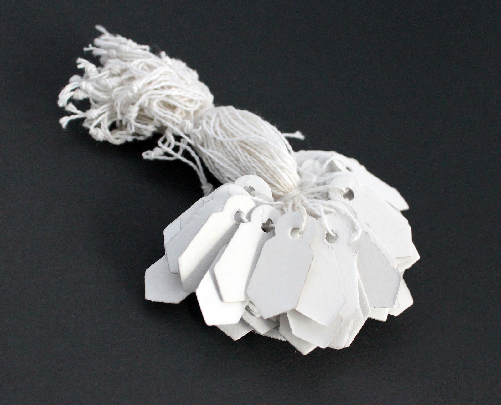 PAPER JEWELRY TAGS # 2 ARROW EDGES 1″ X 3/8″ STRONG CARDBOARD 1000 PCS