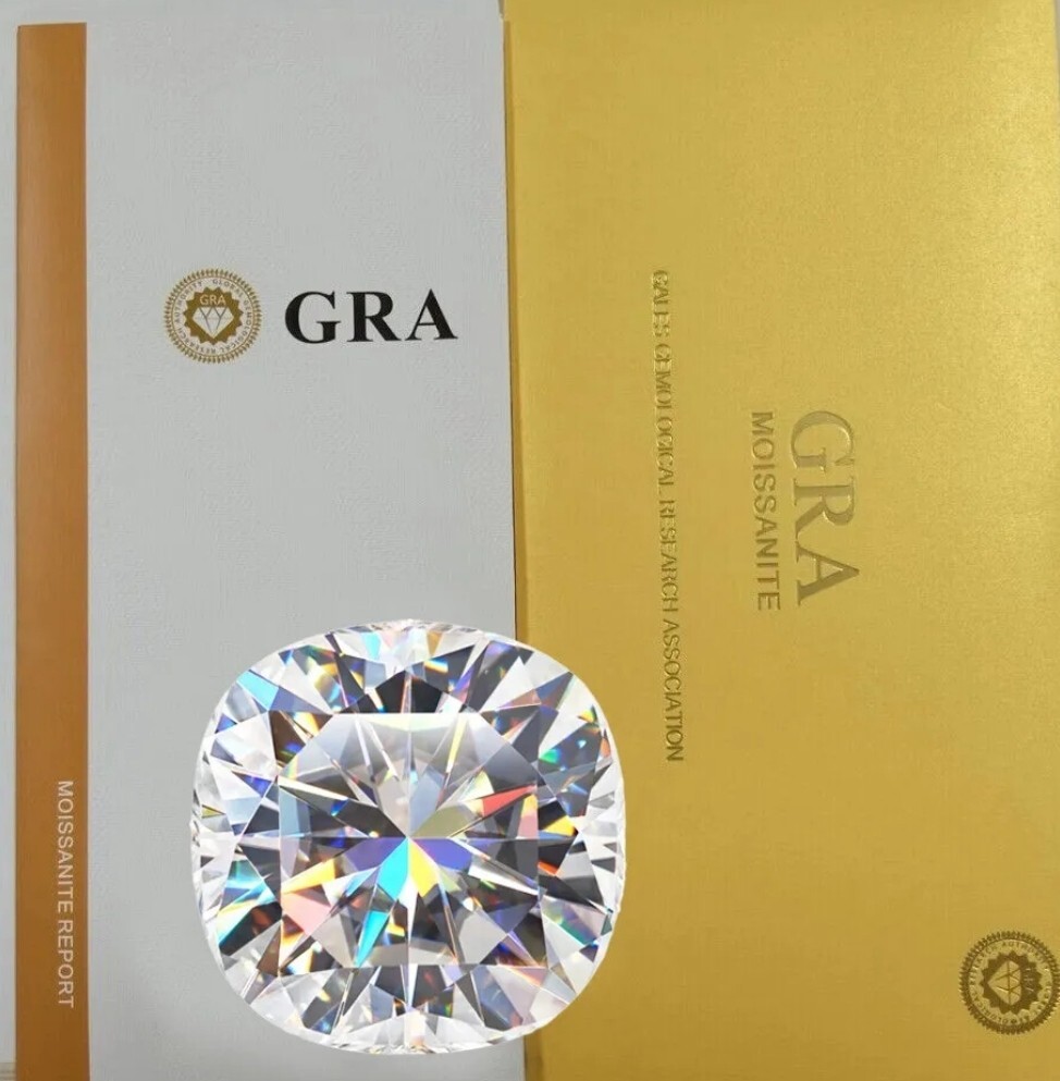 Loose Moissanite Diamond Cushion VVS1 D GRA Certified 4.5-10mm 0.5 -5 Cts