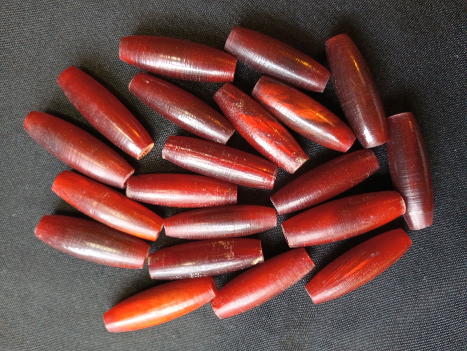 Mixed LOT of 180 Amber/Red/Black Buffalo Horn Hairpipe Beads 1.5″, 1″, 0.5″ VTG