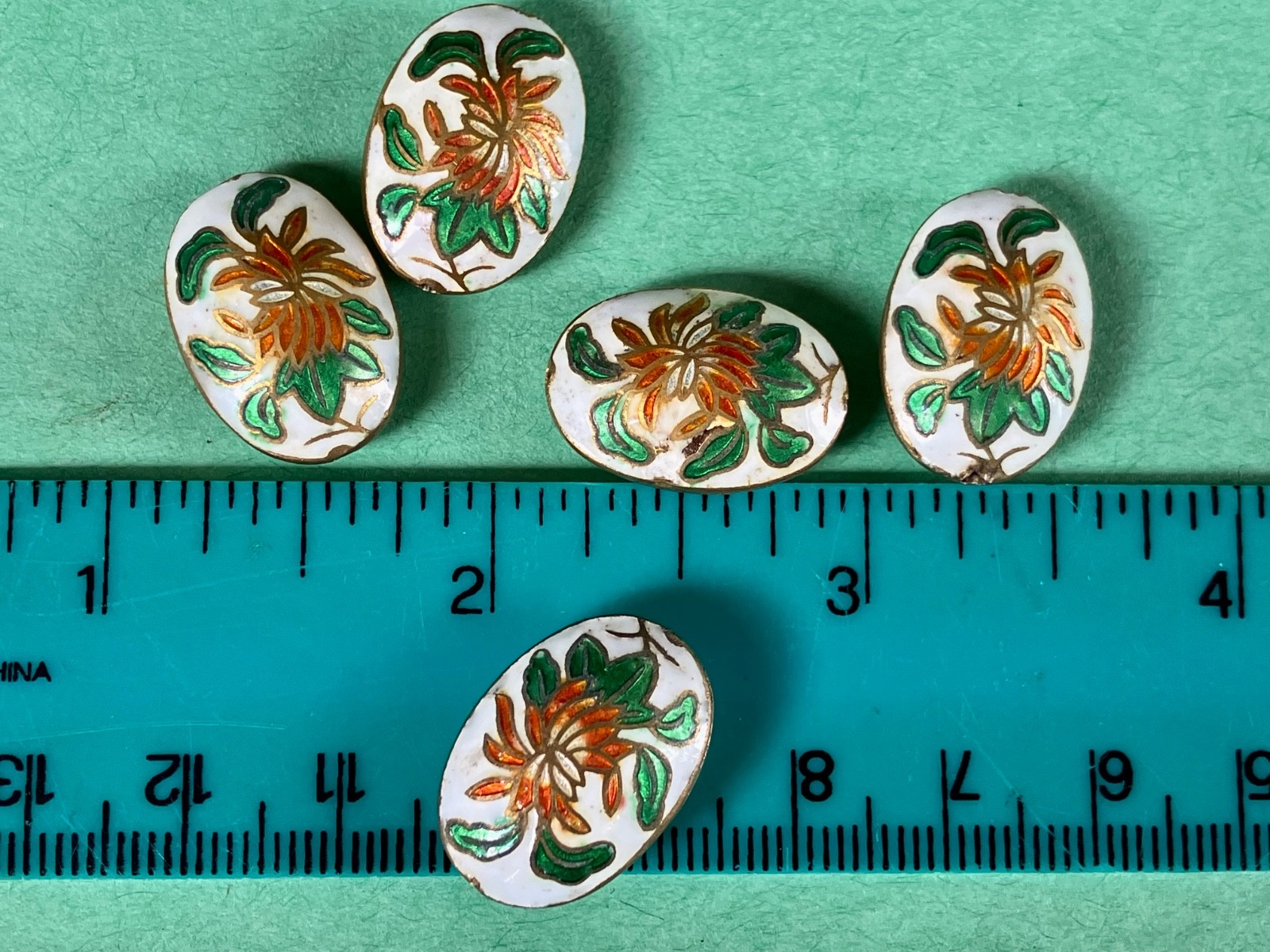 group of 5 Oval Chinese Cloisonné 2.2 cm Beads with floral design