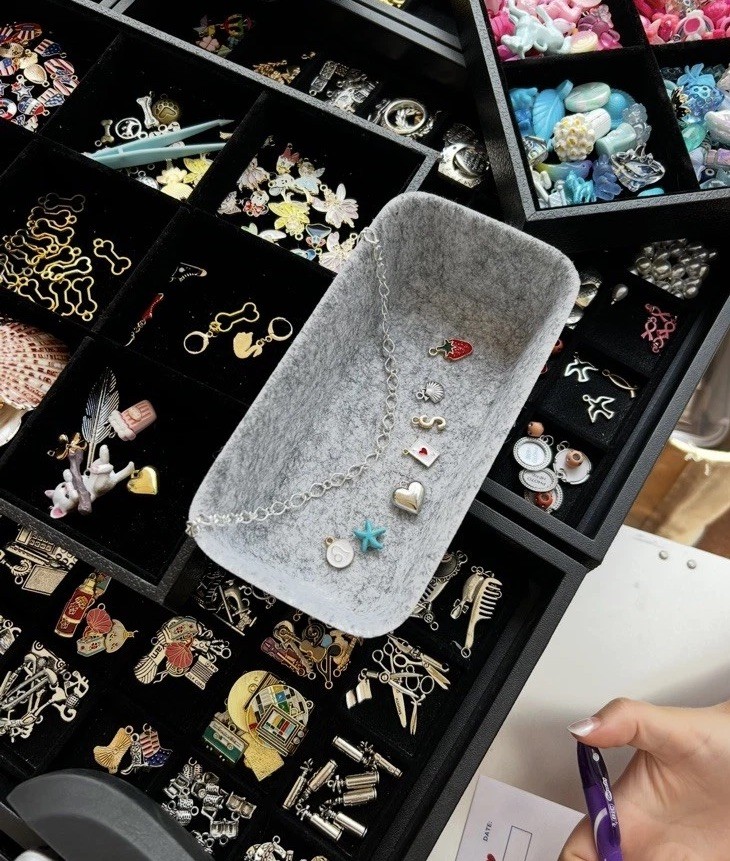 Total Charm Bar Business 1000s of Charms + Chains Clasps Findings Displays New