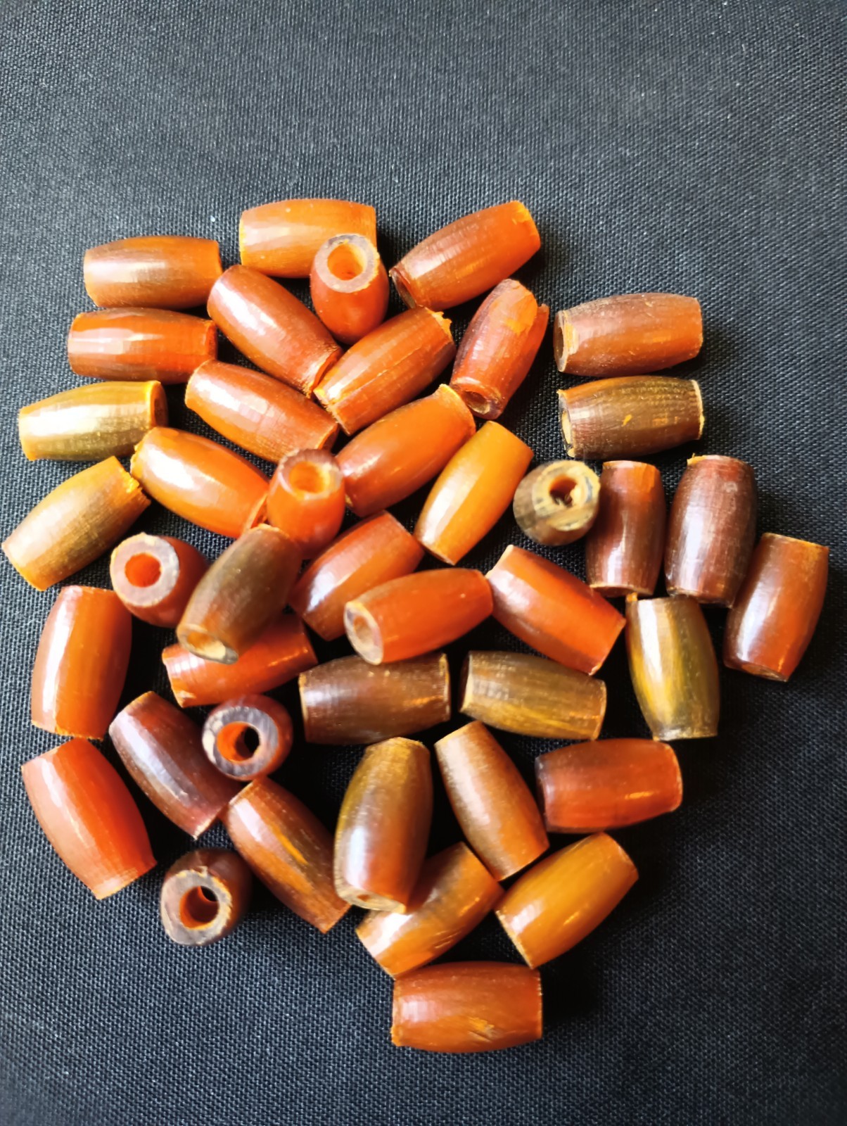 Mixed LOT of 180 Amber/Red/Black Buffalo Horn Hairpipe Beads 1.5″, 1″, 0.5″ VTG