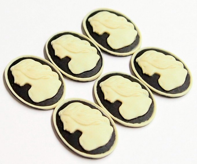 8 Vintage Cream /Black 25x18mm Bare Shoulder Elegant Woman Resin Cameo Cabochon