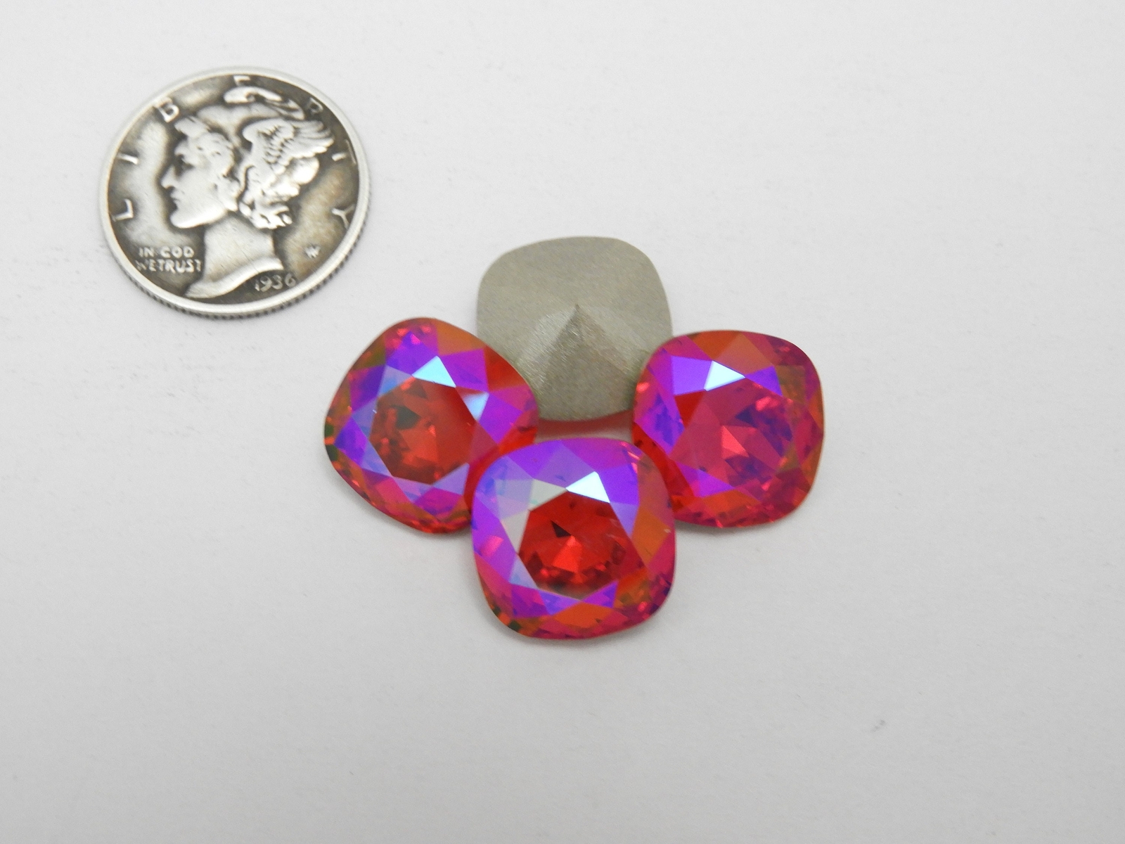 Light Siam Illumine F (12mm) Swarovski 4470 Cushion Cut Stone