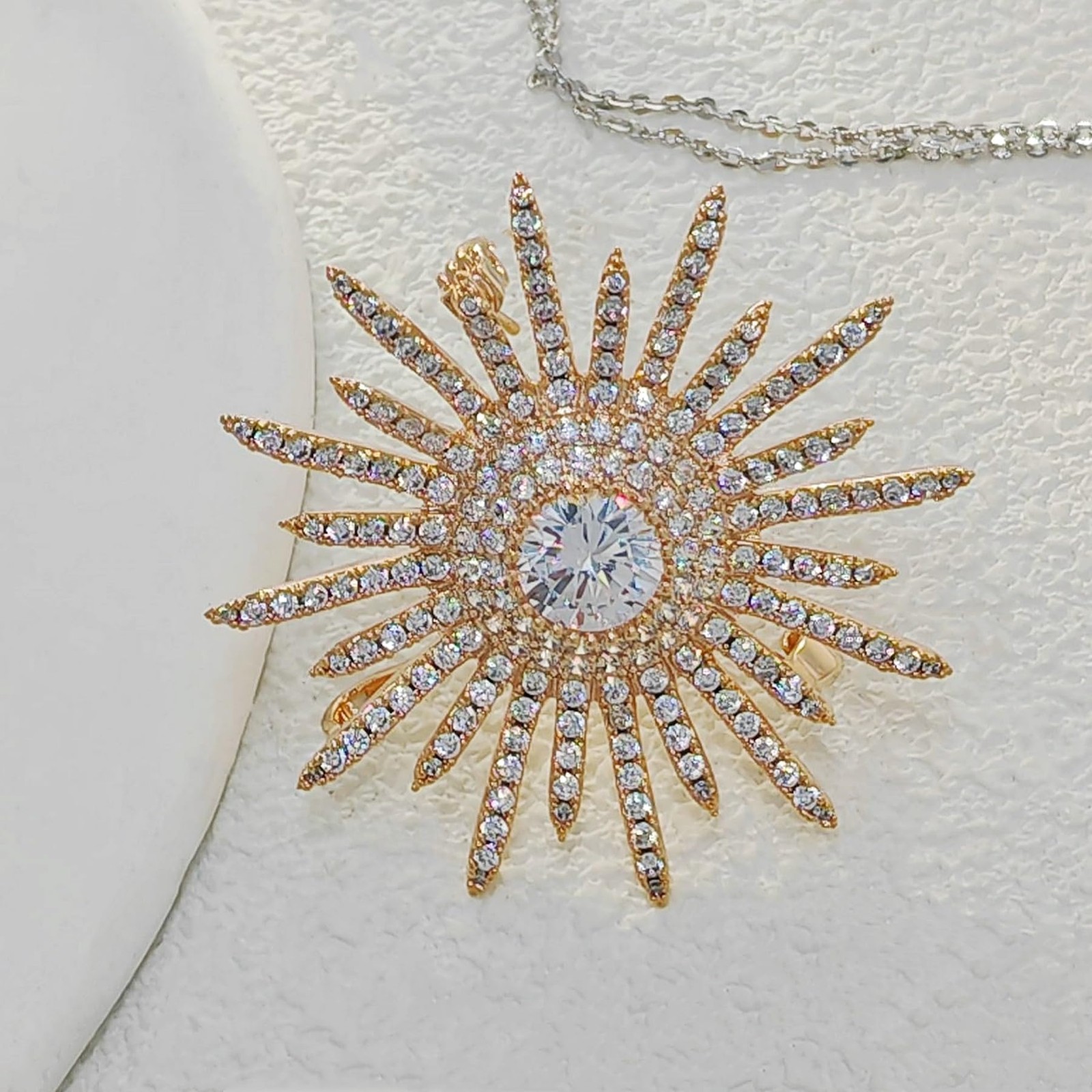 Shinny Gold Tone Micro Pave CZ Round Starburst Pin Brooches Collar Lapel Atomic