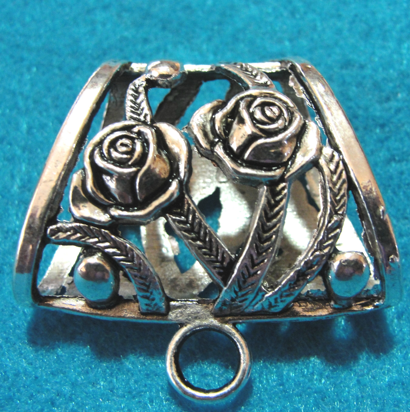 5Pcs. Tibetan Silver Huge ROSE FLOWER SCARF BAILS SBA82