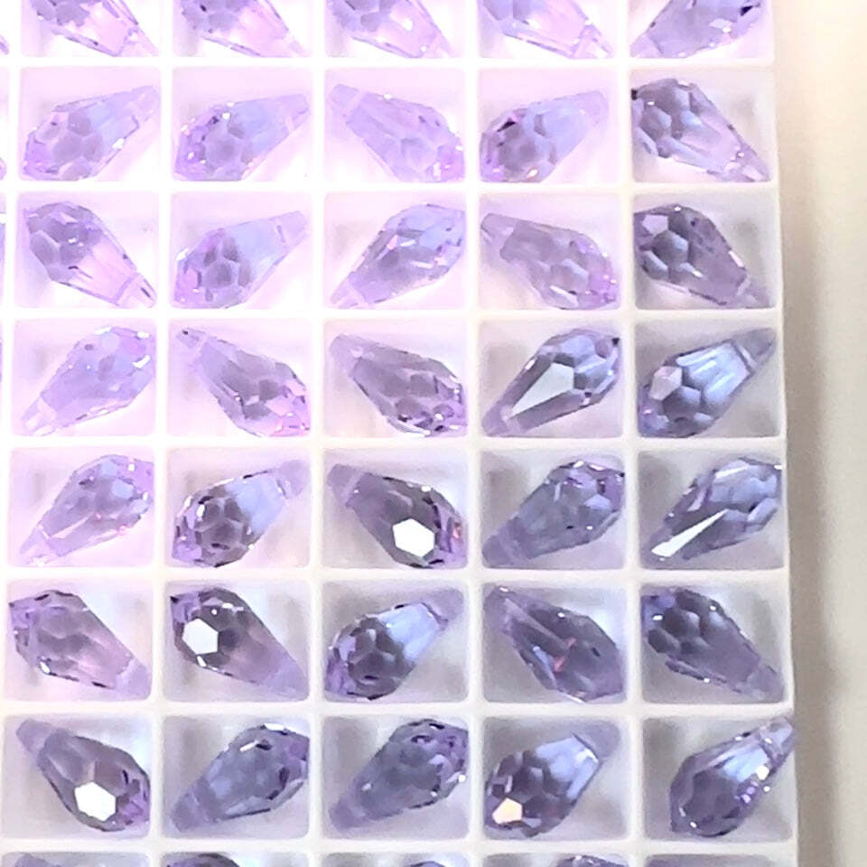 Swarovski Art 6000 13×6.5mm Alexandrite changing col Swarovski Drop Pendants 12p