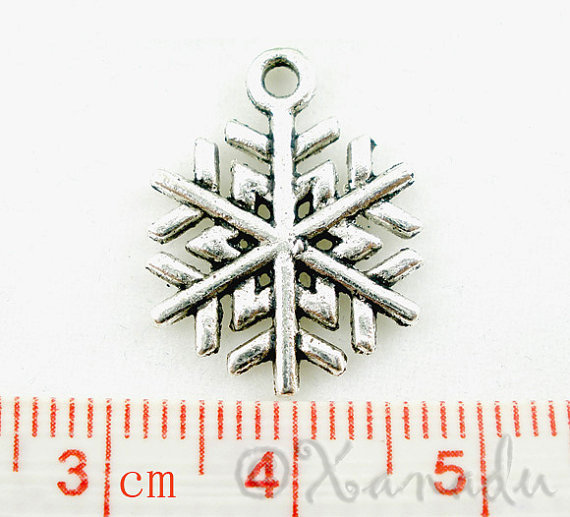 Snowflake Antiqued Silver Plated Winter Charms 10PC Mix CM0236 – 10, 20 Or 50PCs