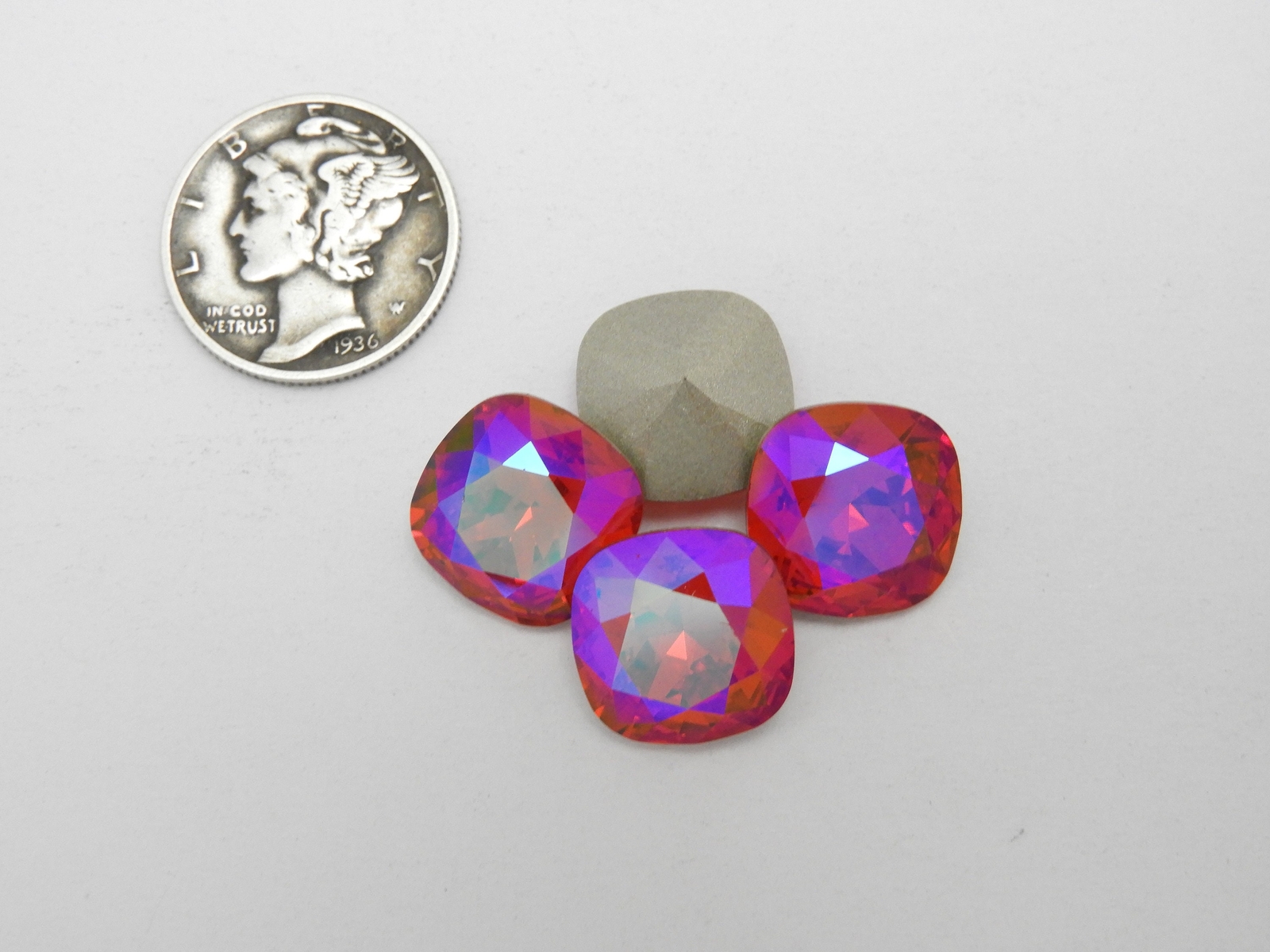Light Siam Illumine F (12mm) Swarovski 4470 Cushion Cut Stone