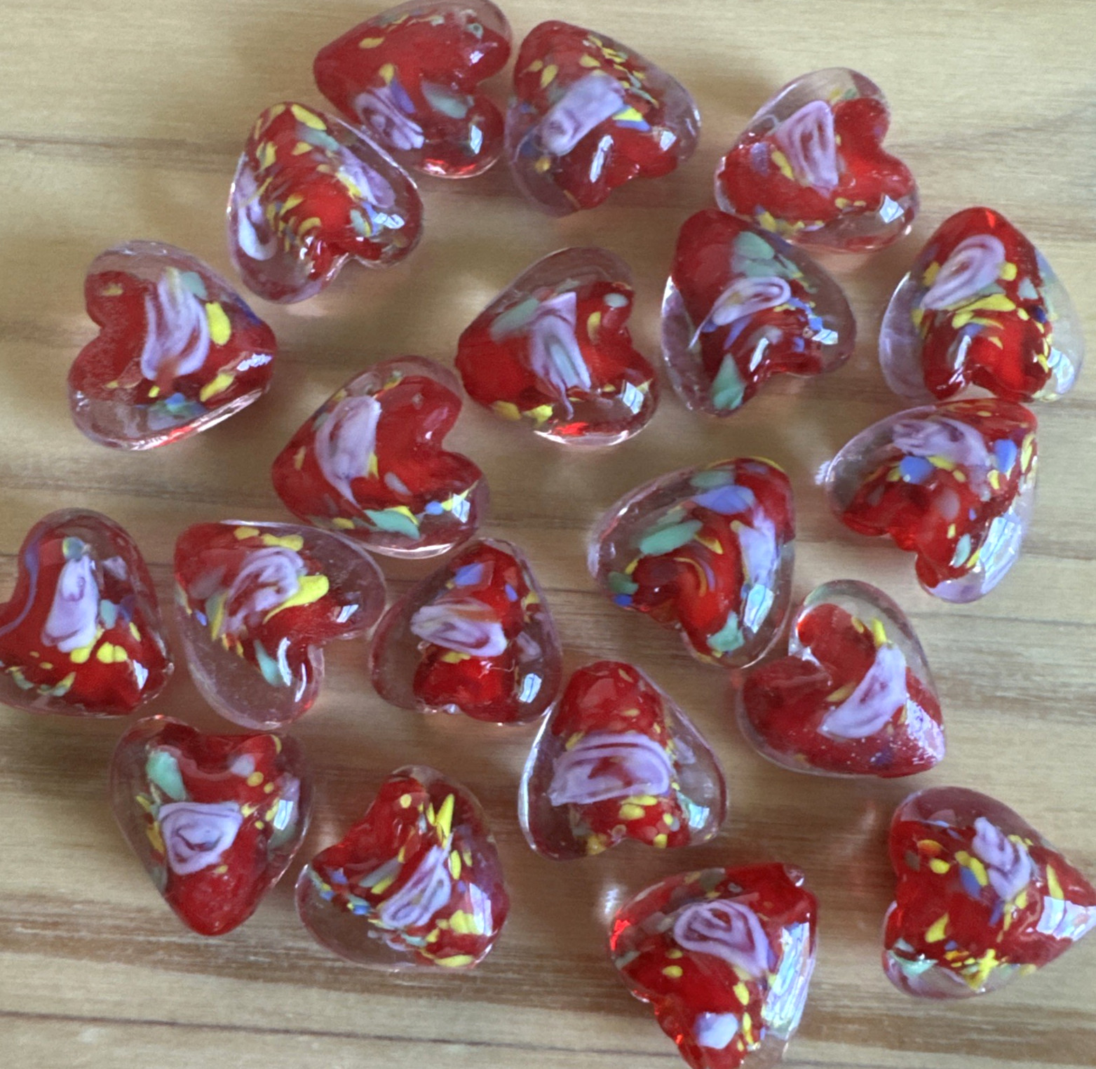 20 RED WITH PINK FLOWER CONFETTI HEART – Lampwork Glass Beads approx 15mm DIY